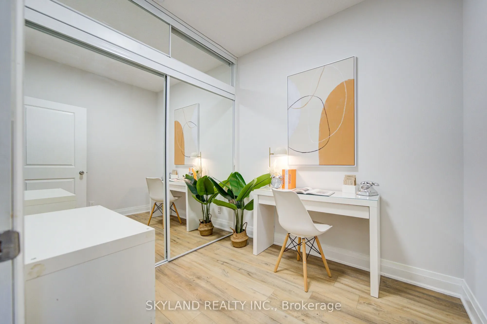 520 Steeles Avenue W #102