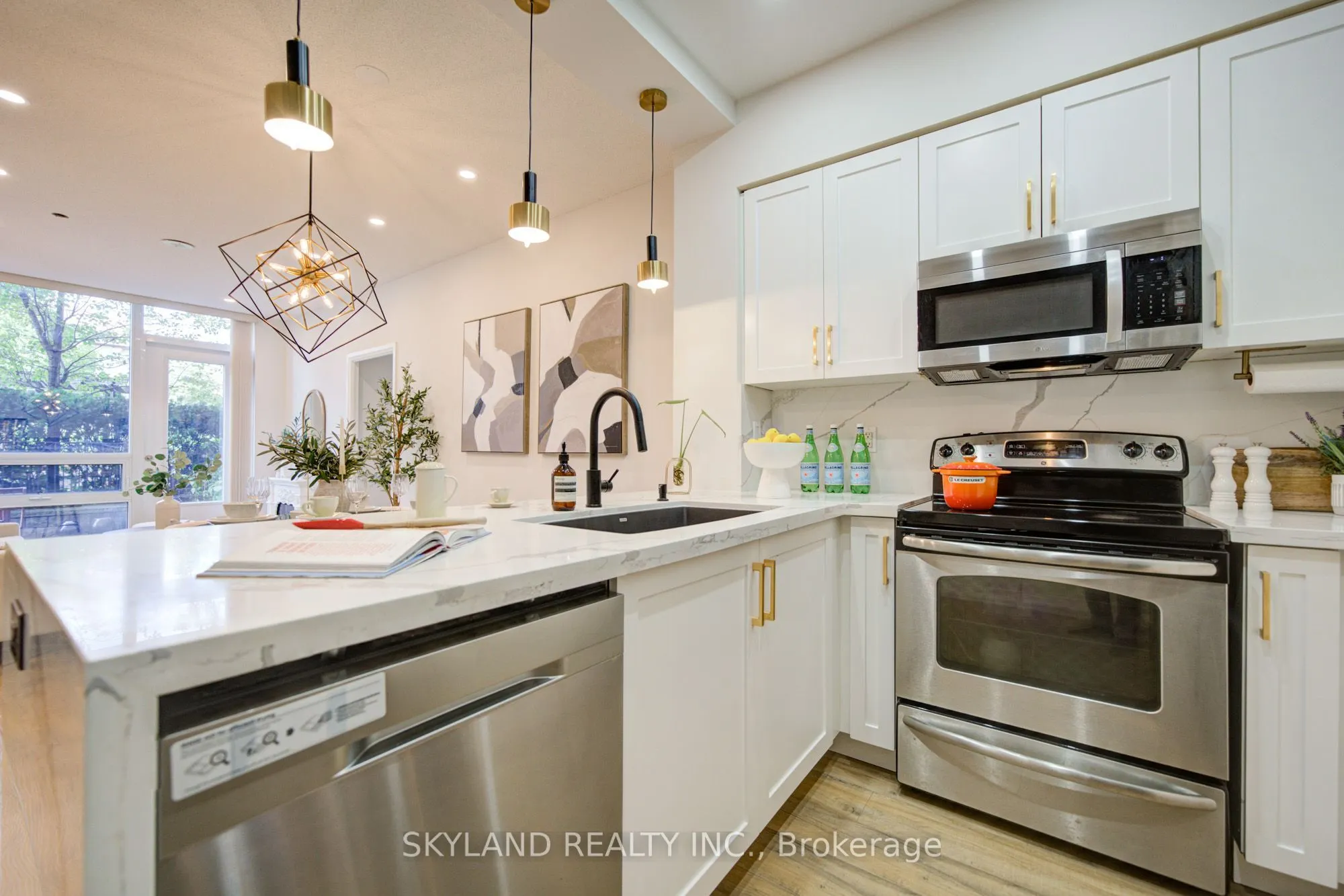 520 Steeles Avenue W #102