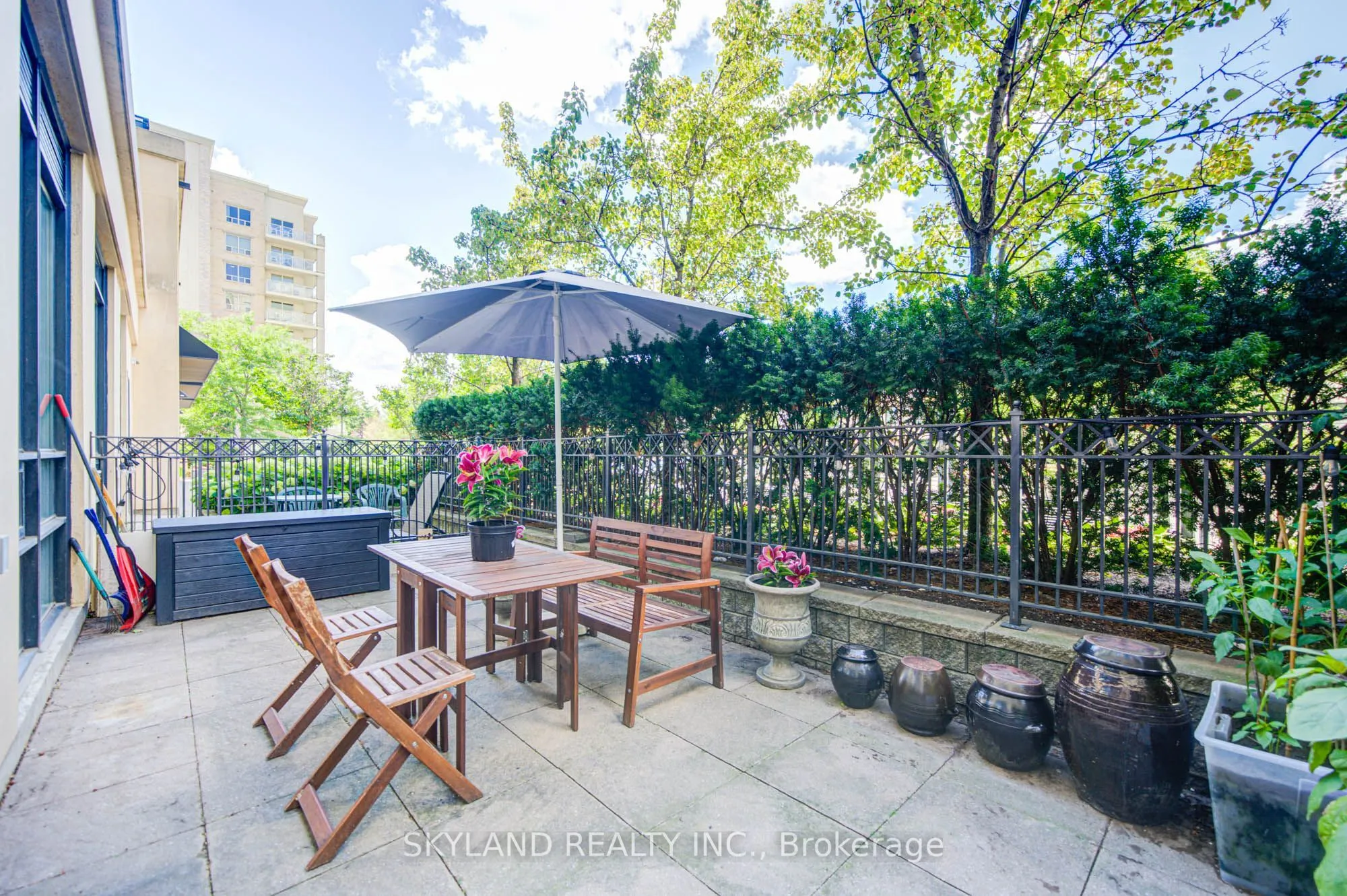 520 Steeles Avenue W #102