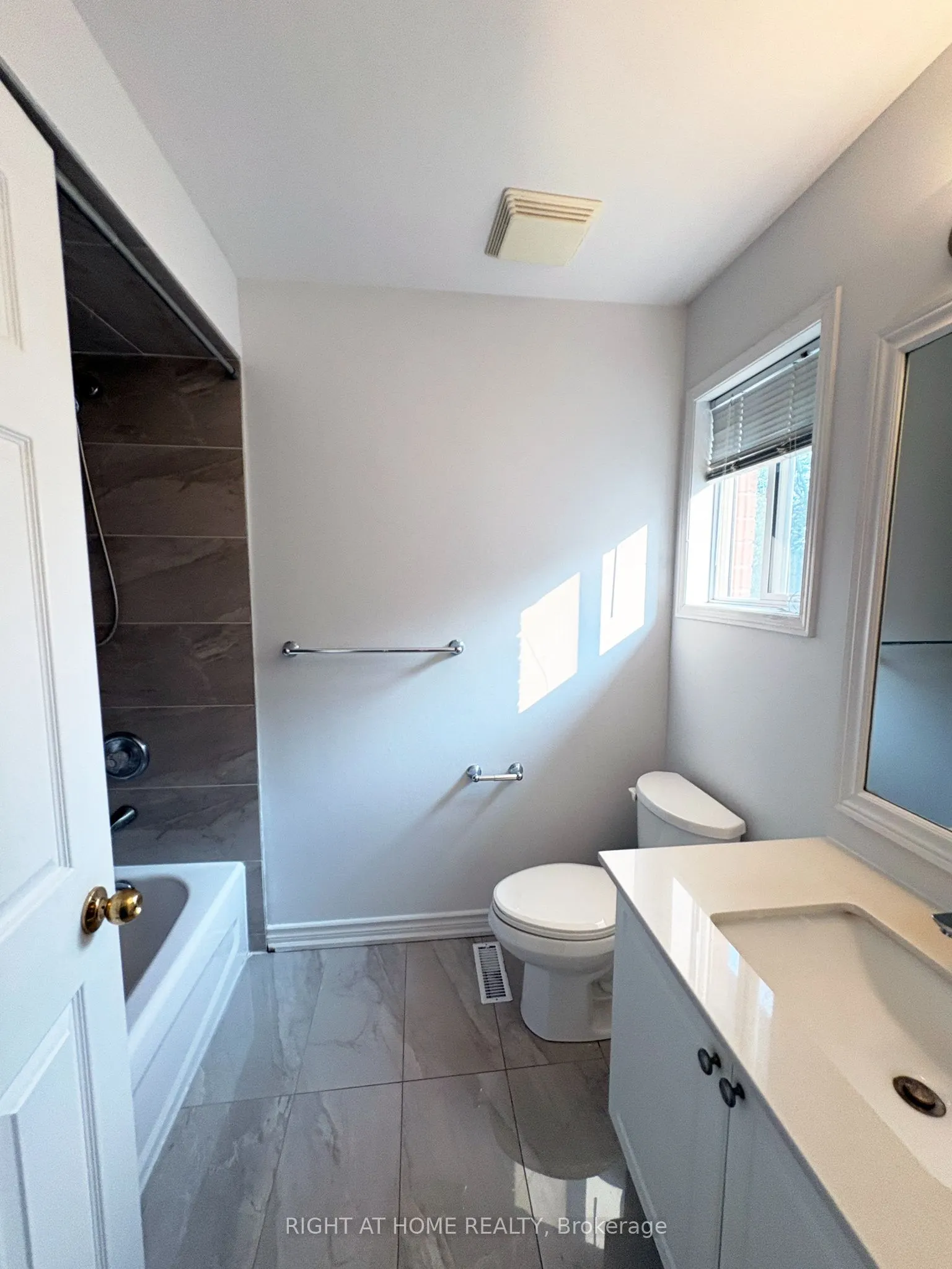 737 Caboto Trail
