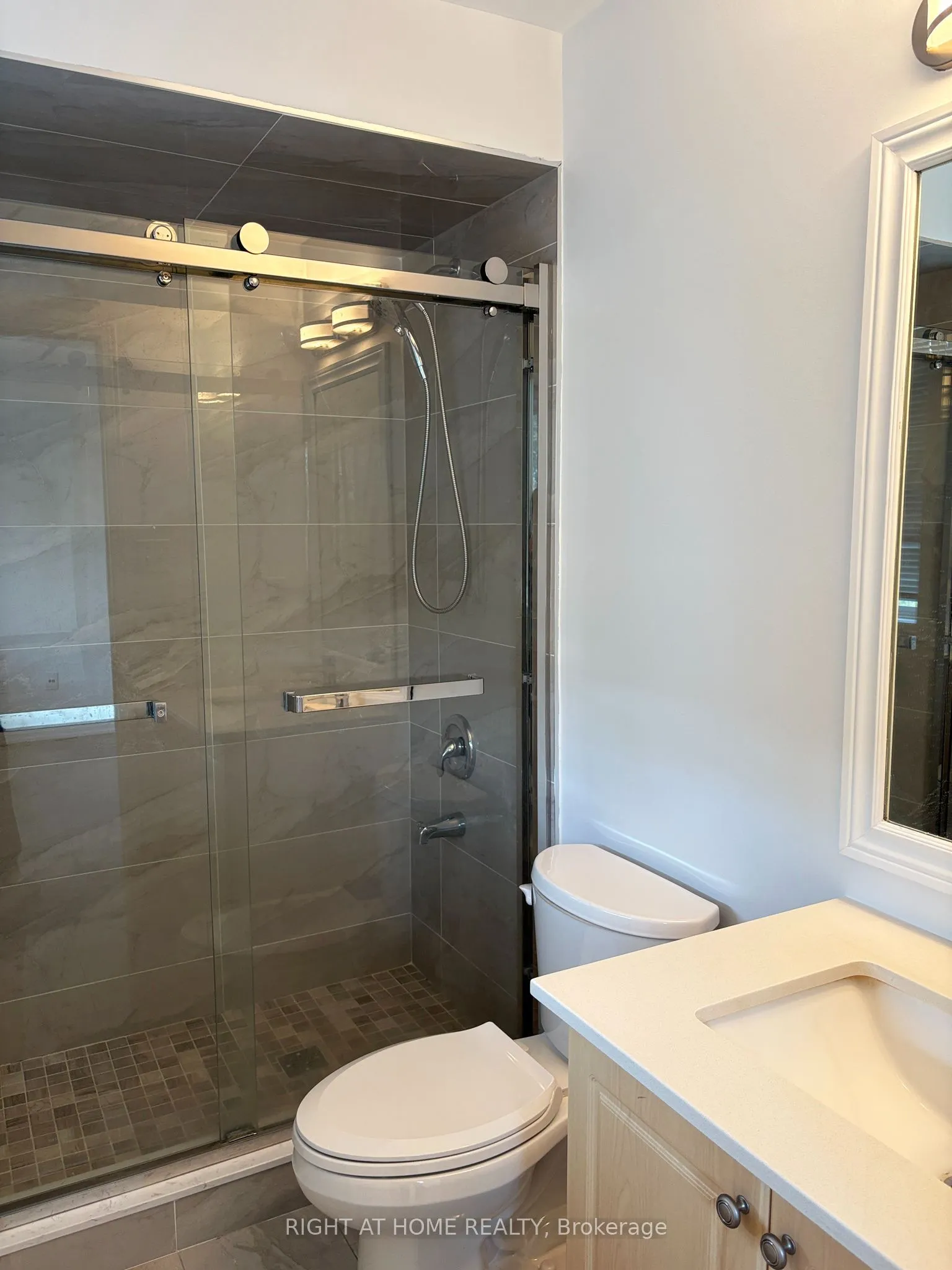 737 Caboto Trail