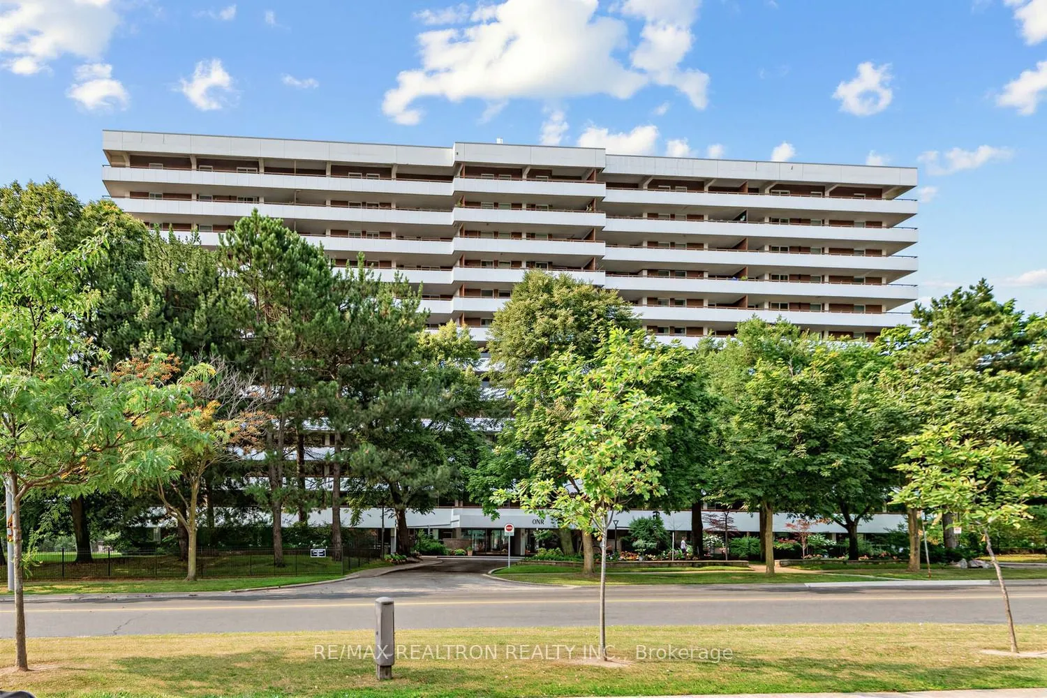 1 Royal Orchard Boulevard #211