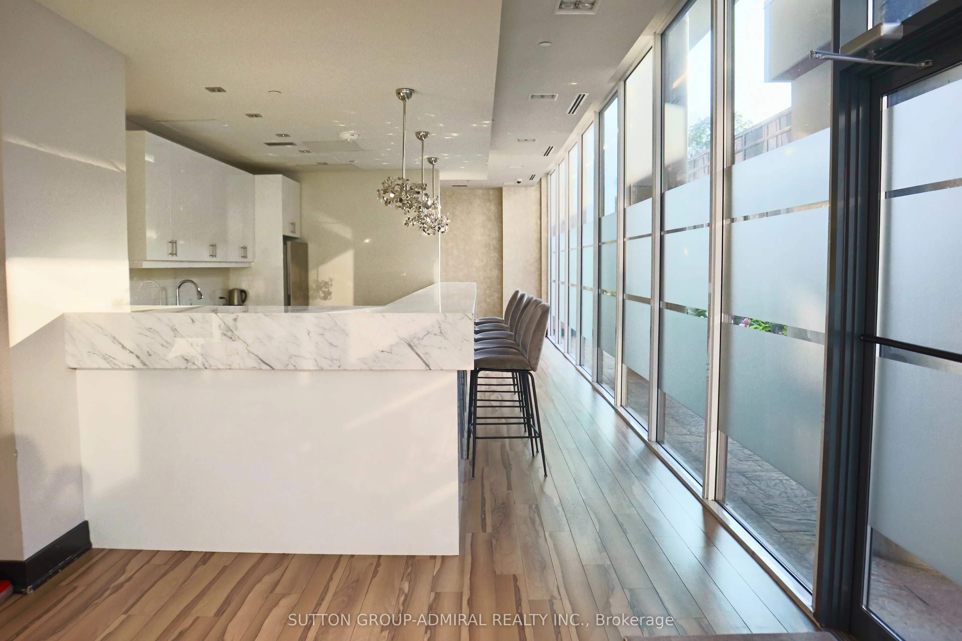 9618 Yonge Street #1008