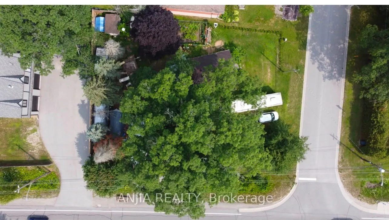 2 Oak Avenue