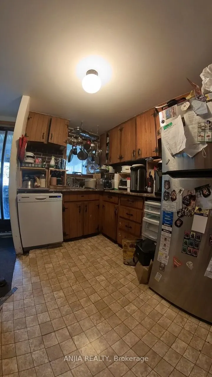2 Oak Avenue