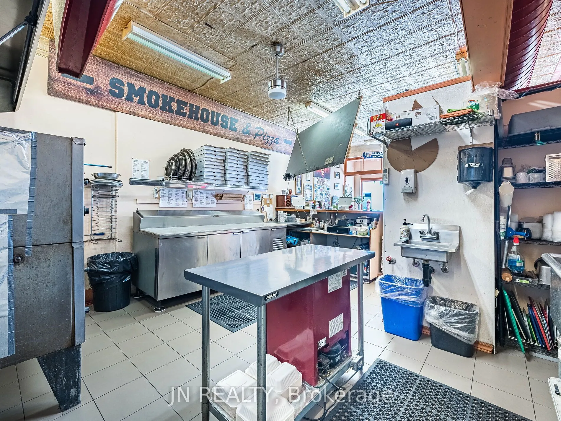 289 Main Street W