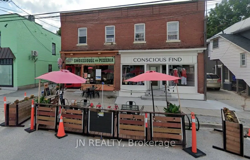 289 Main Street W