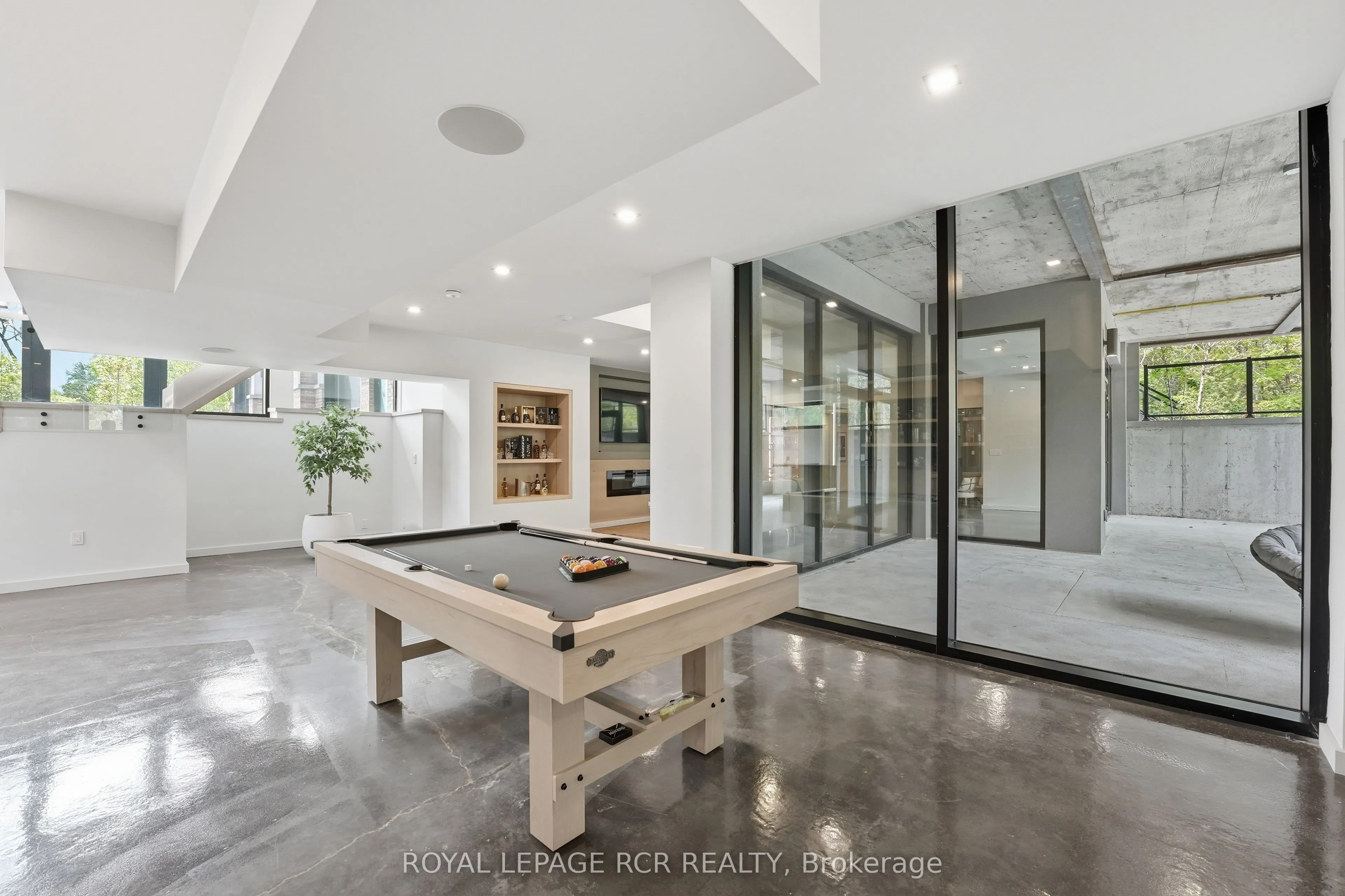 3404 Vivian Road