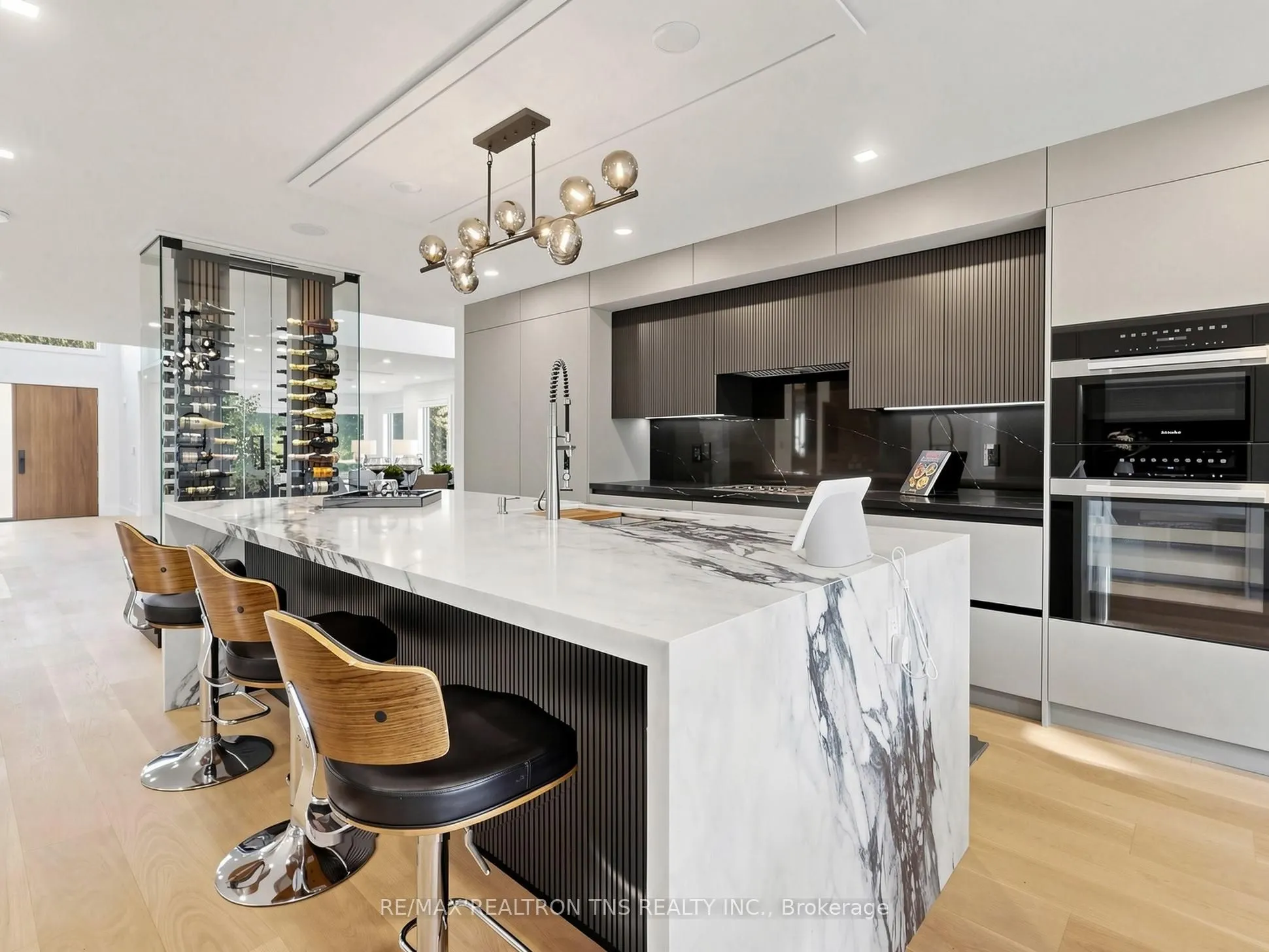 2 Eastgate Crescent
