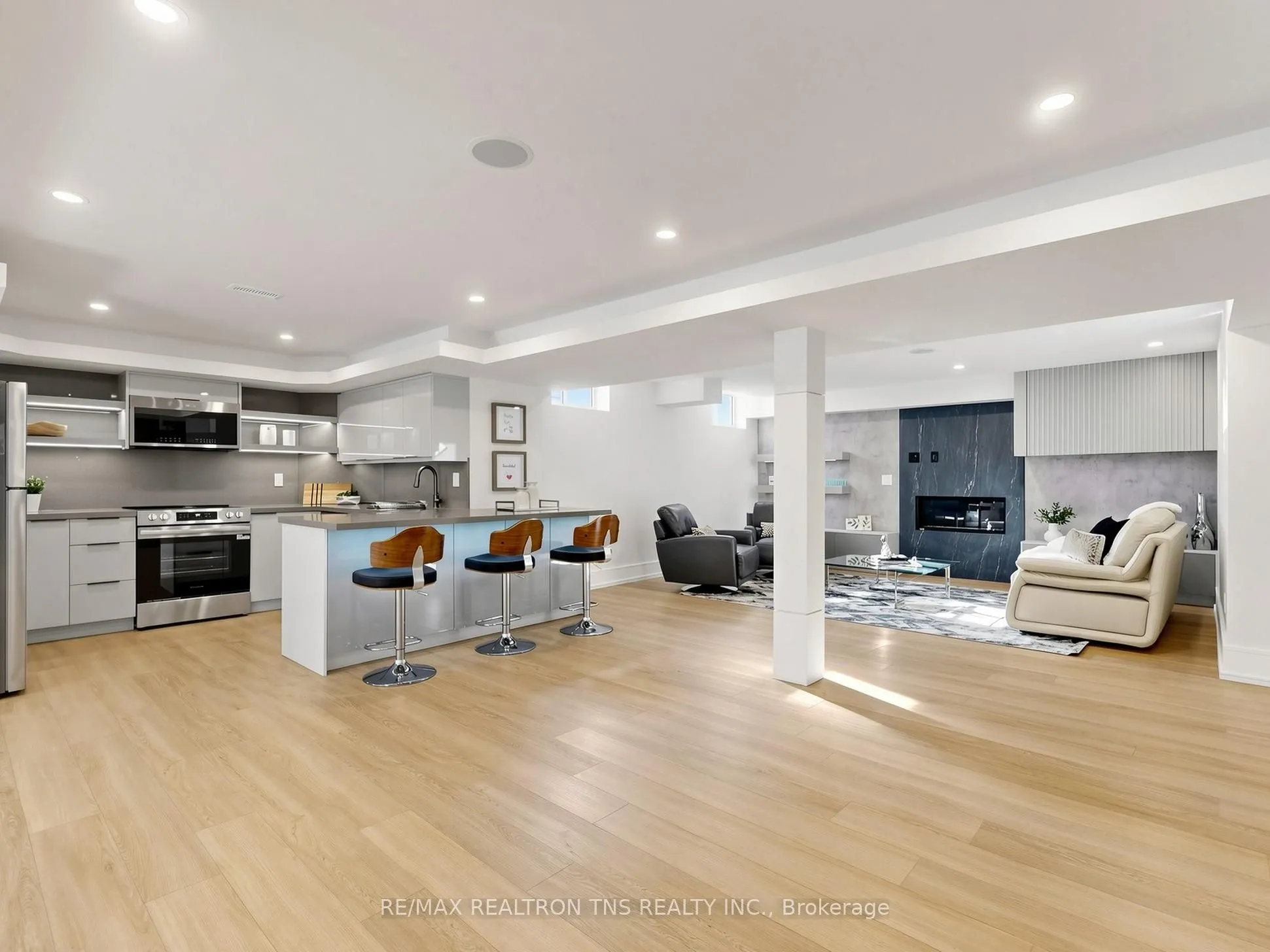 2 Eastgate Crescent