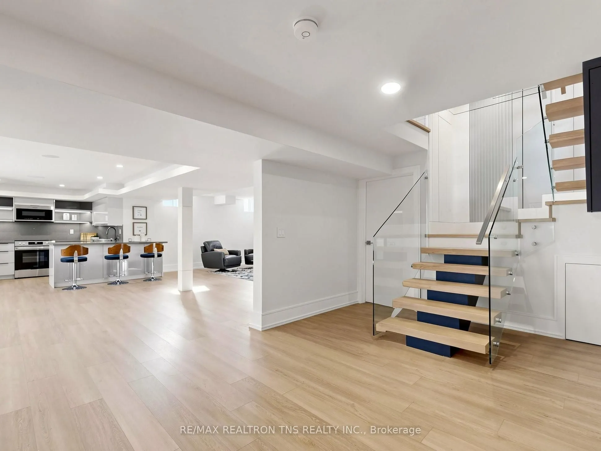 2 Eastgate Crescent