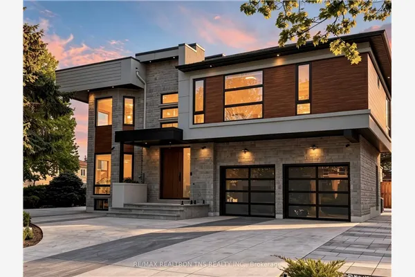 2 Eastgate Crescent