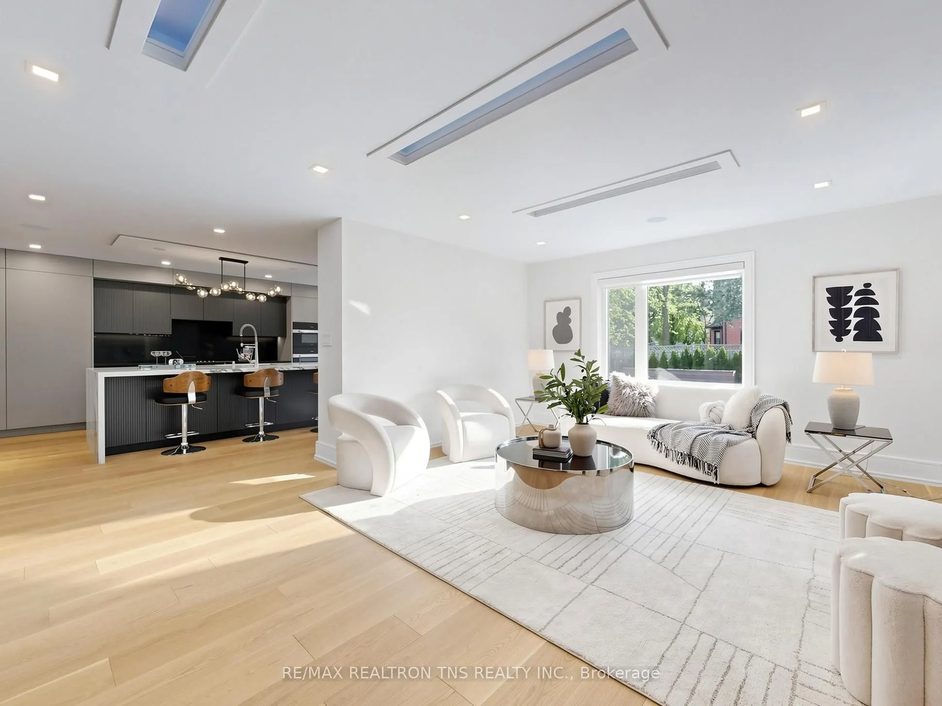 2 Eastgate Crescent