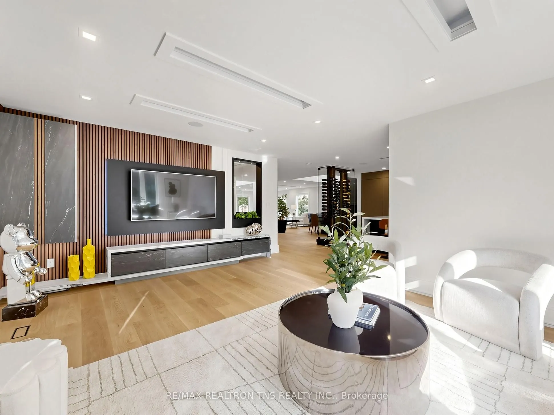 2 Eastgate Crescent