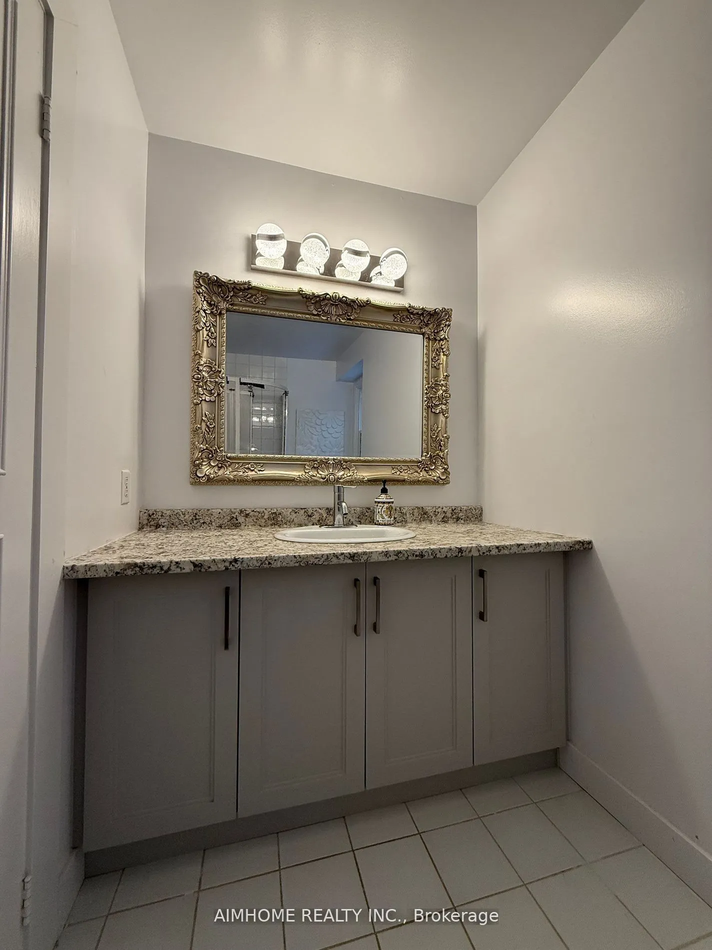 338 Steeles Avenue E