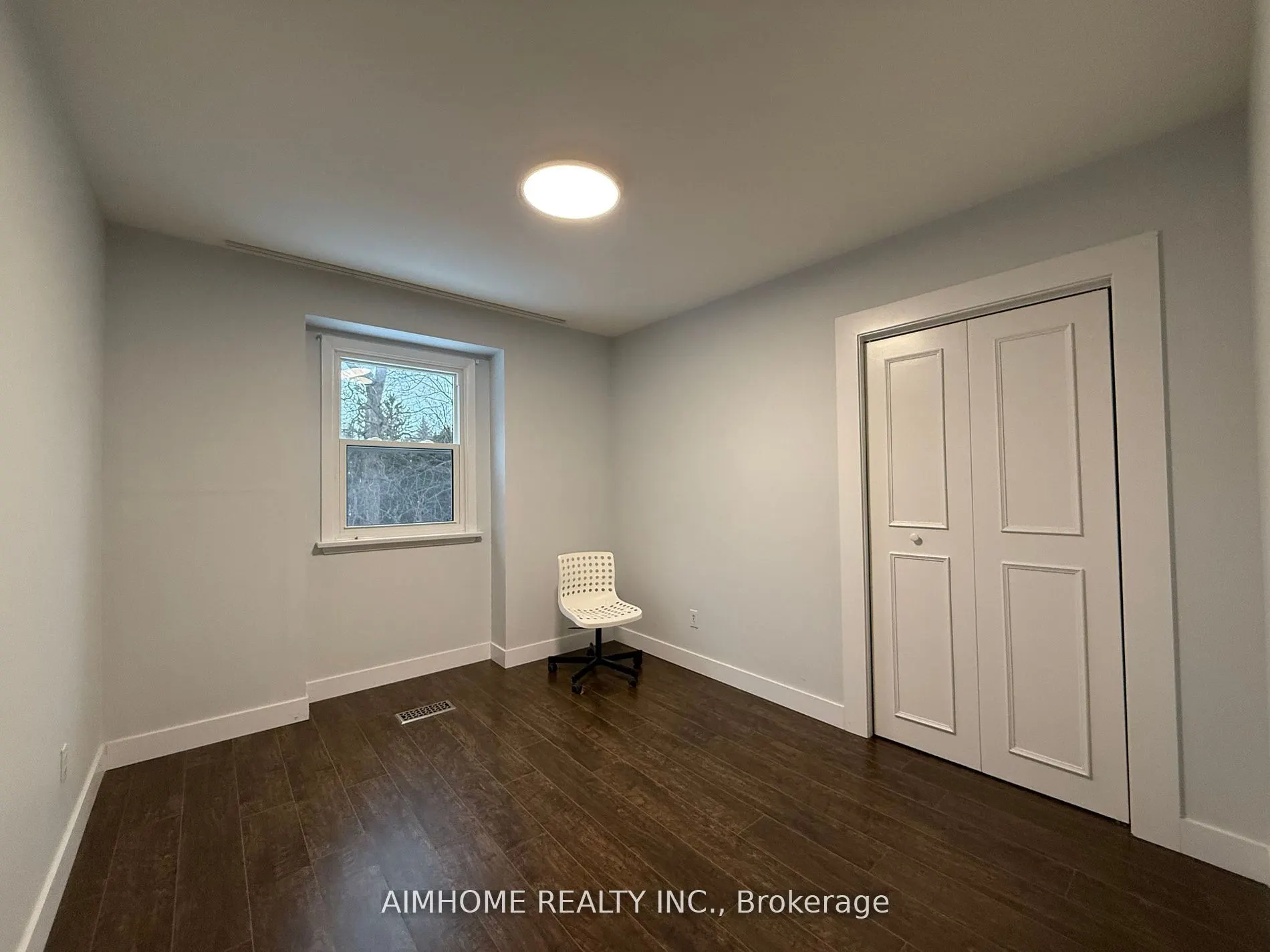 338 Steeles Avenue E