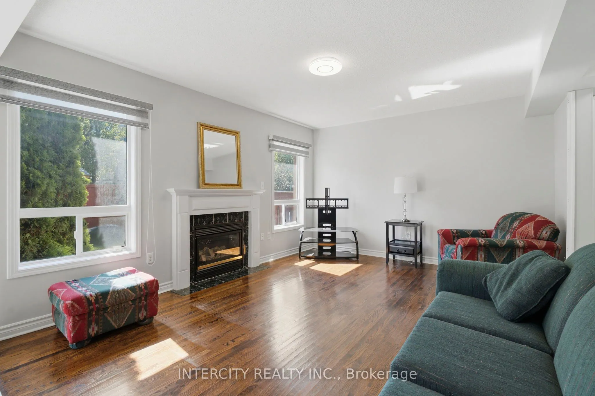93 Chalone Crescent