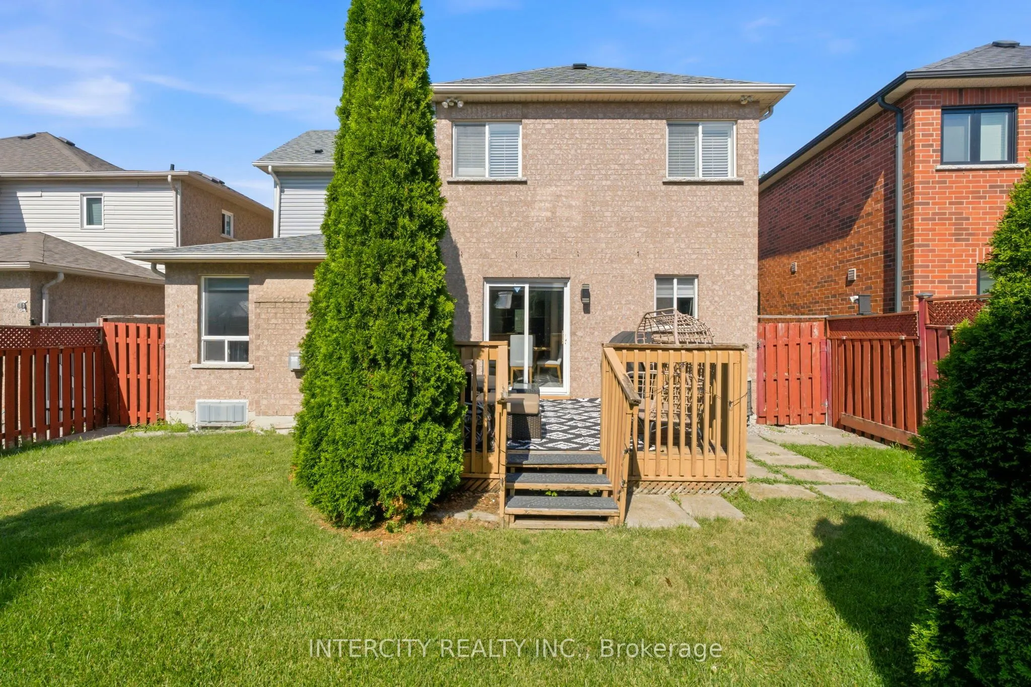 93 Chalone Crescent