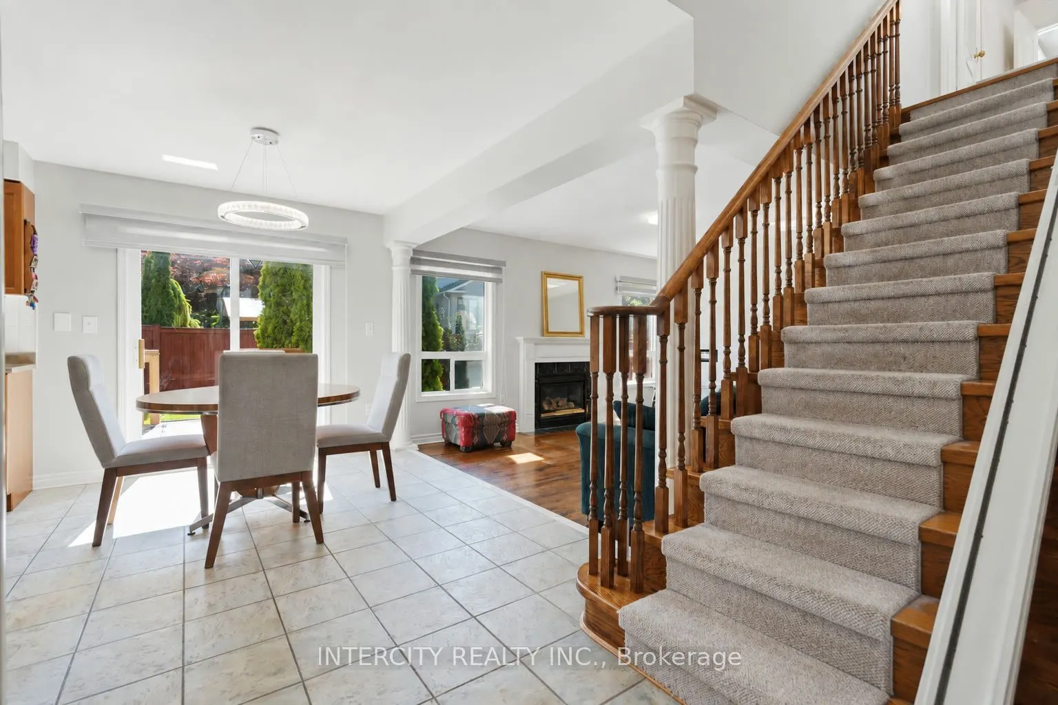 93 Chalone Crescent