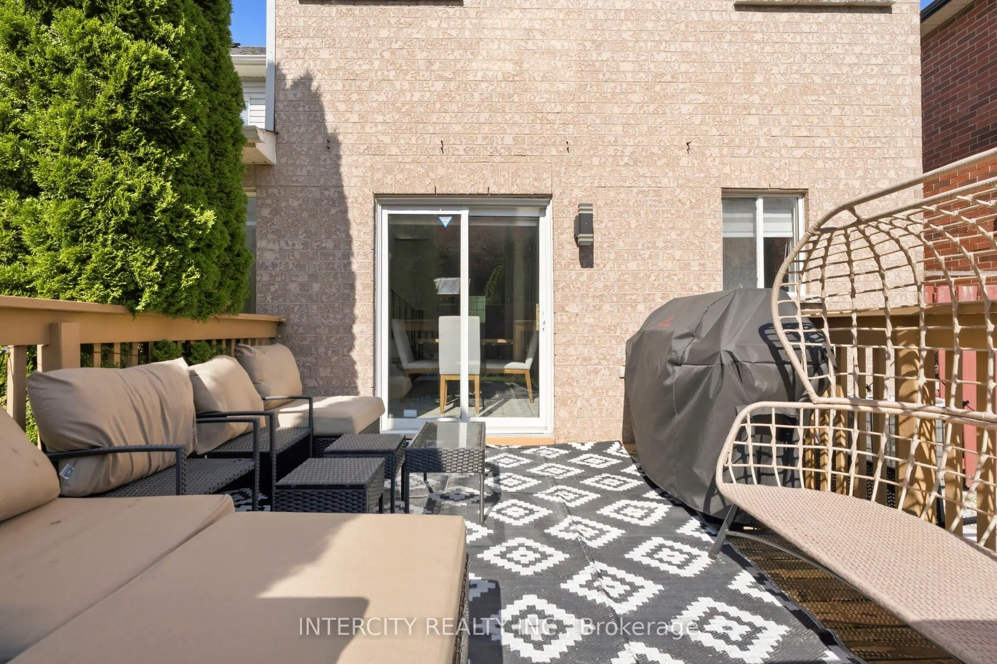 93 Chalone Crescent