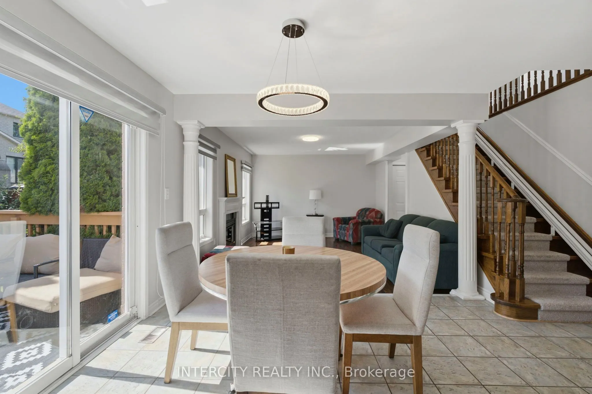 93 Chalone Crescent