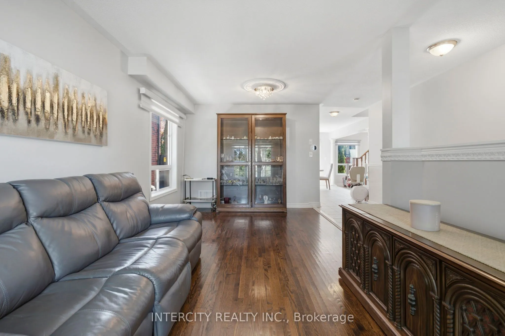93 Chalone Crescent