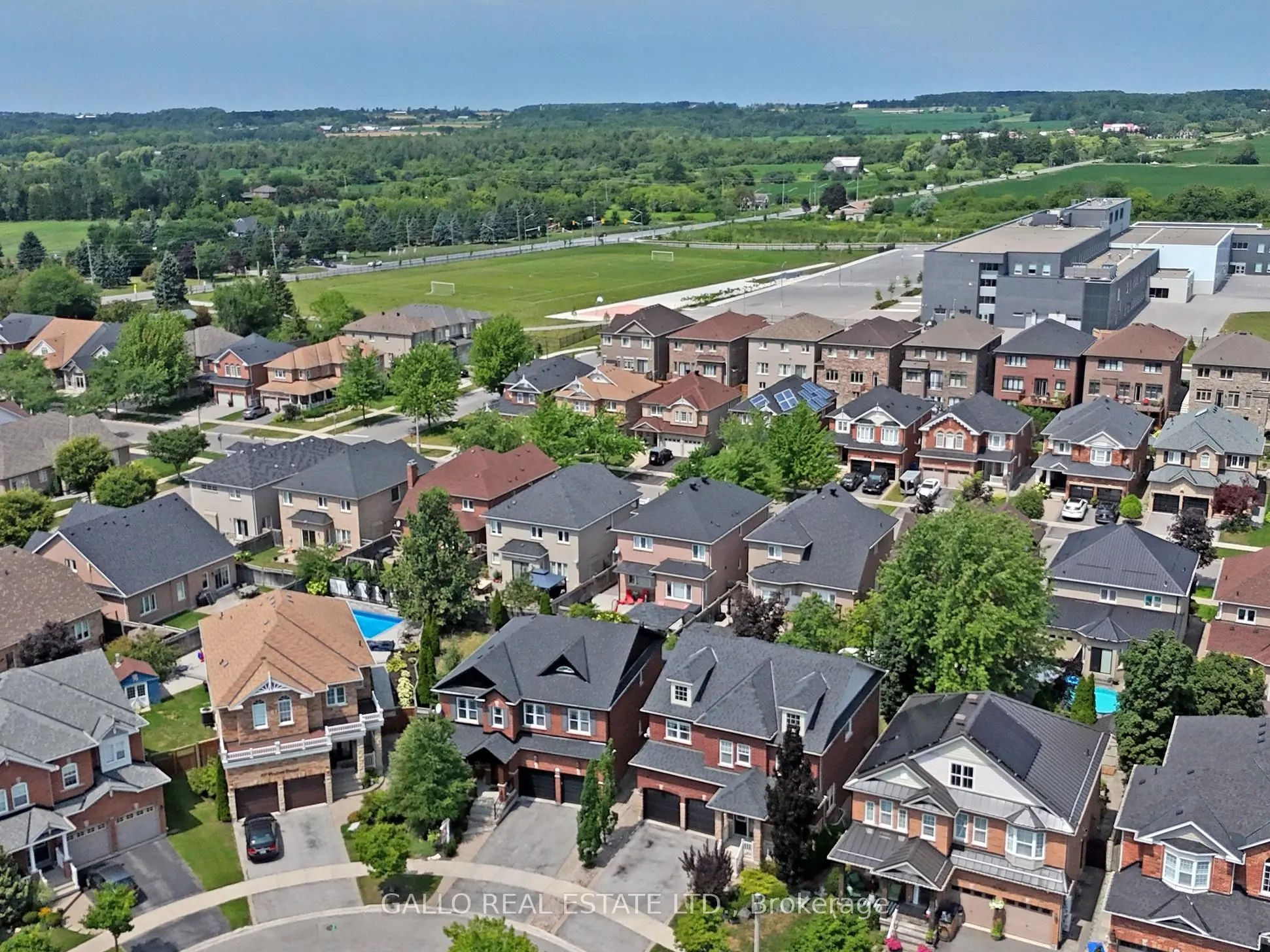 111 Pondmede Crescent