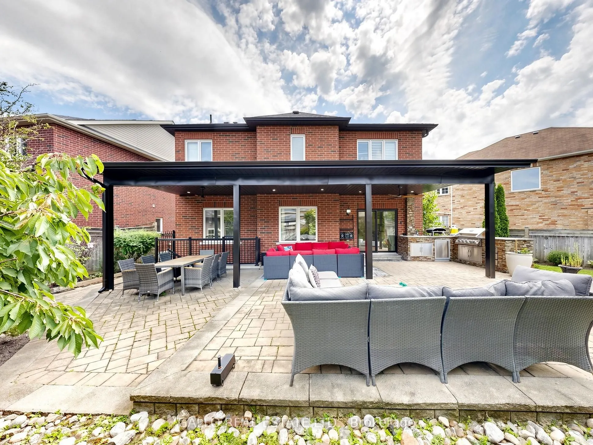 111 Pondmede Crescent