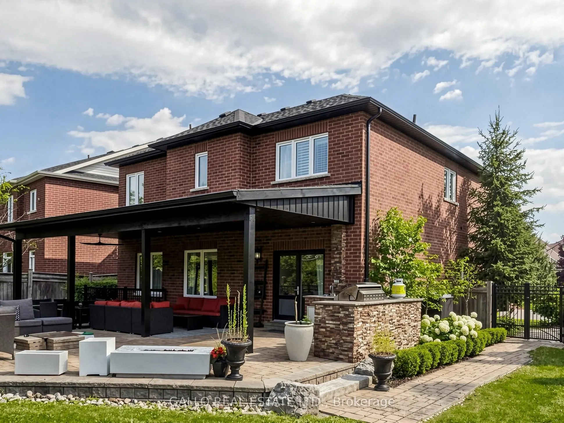 111 Pondmede Crescent