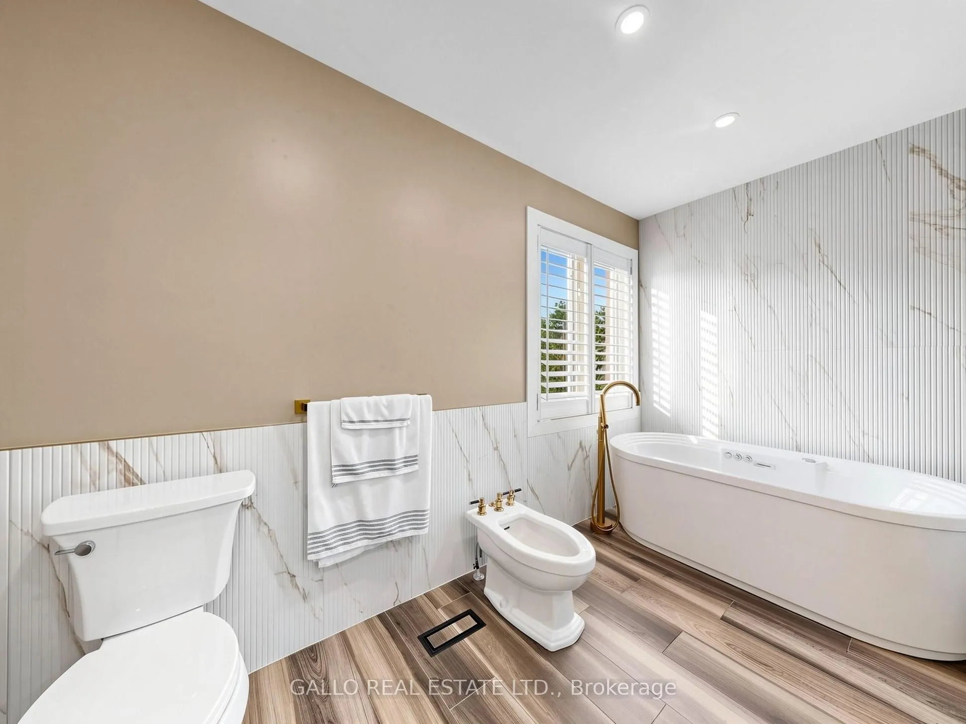 111 Pondmede Crescent