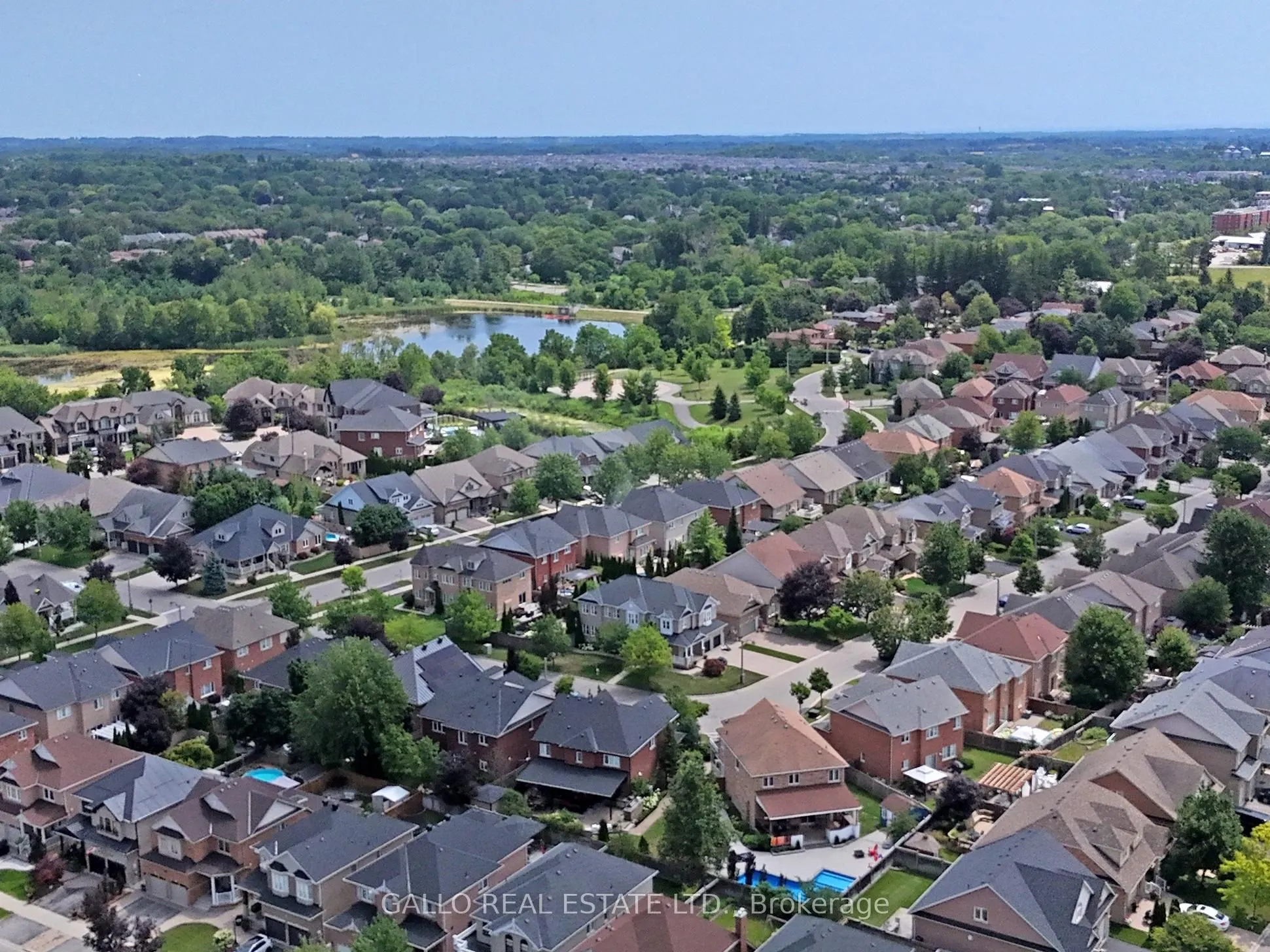 111 Pondmede Crescent