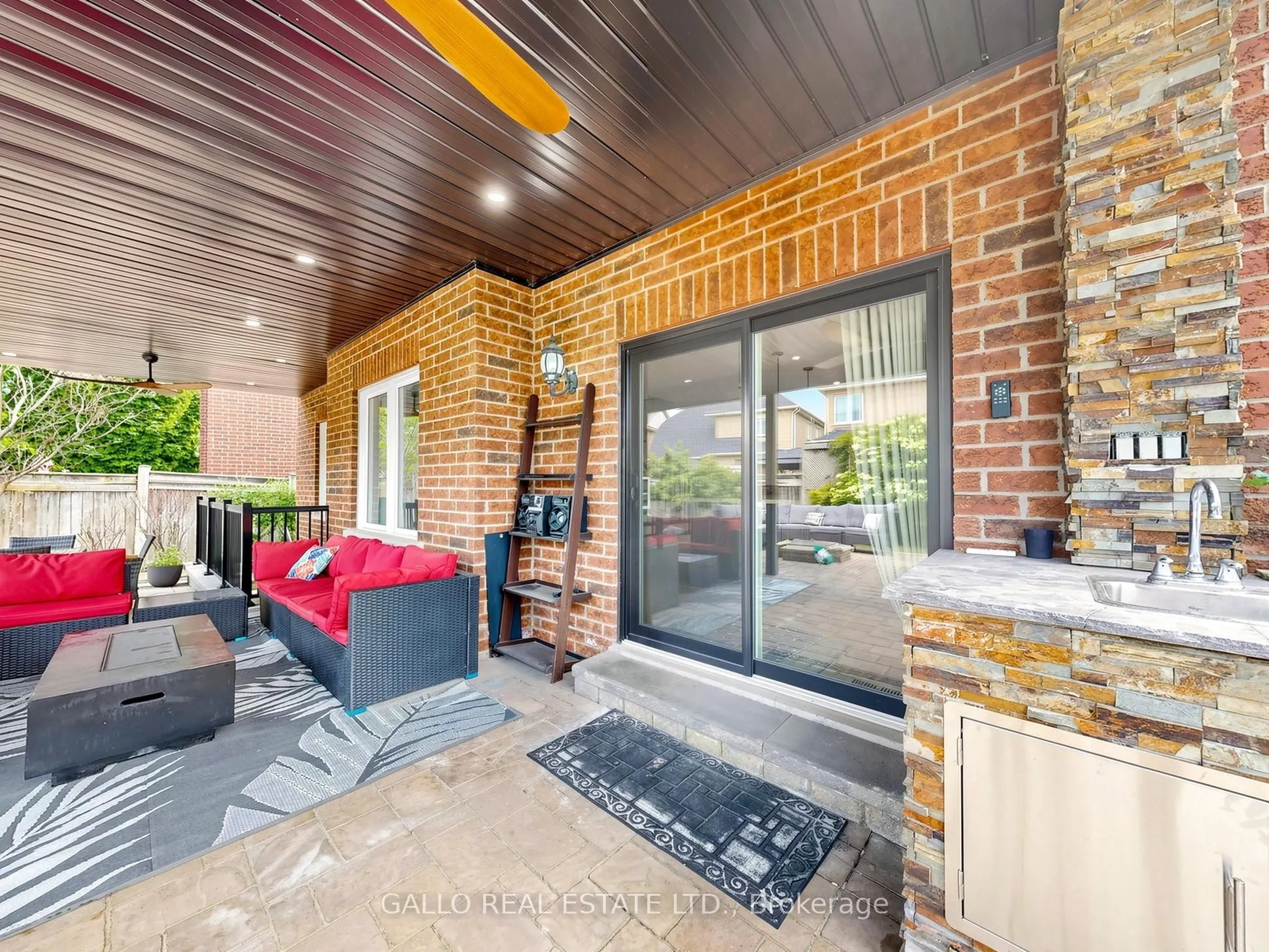 111 Pondmede Crescent