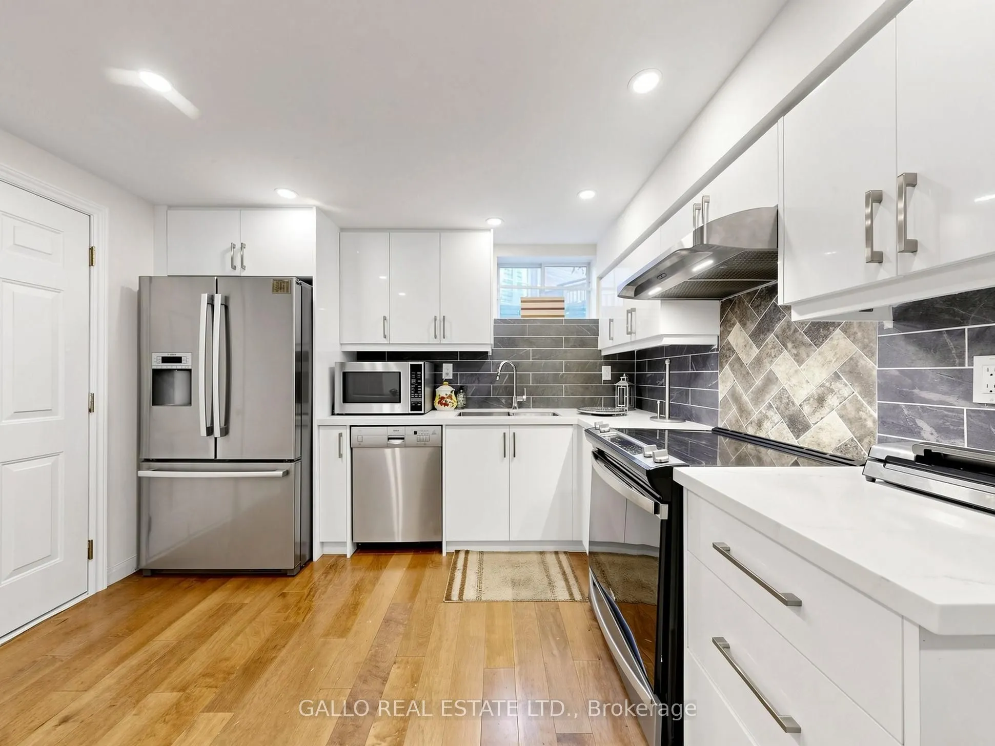 111 Pondmede Crescent