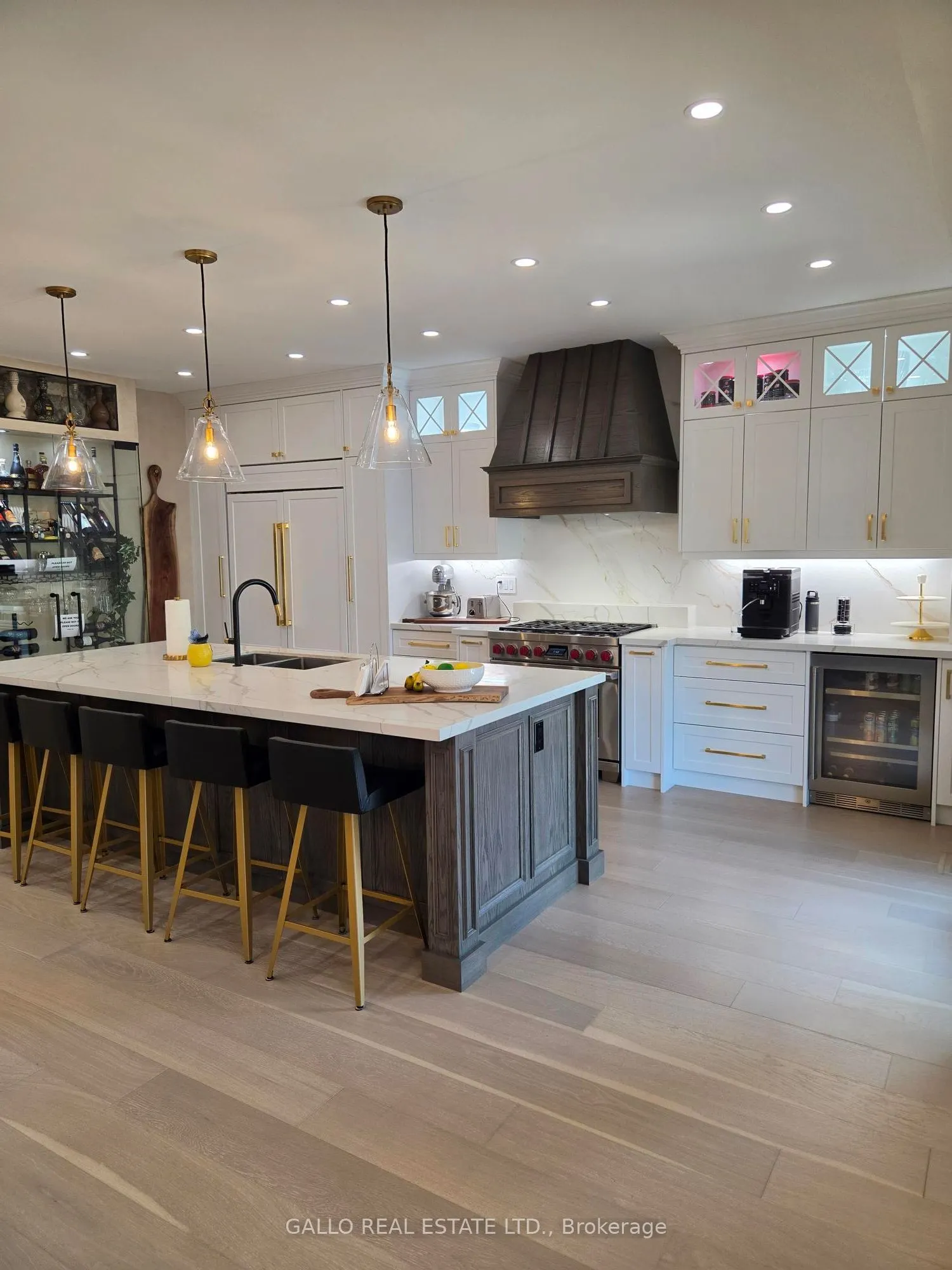 111 Pondmede Crescent