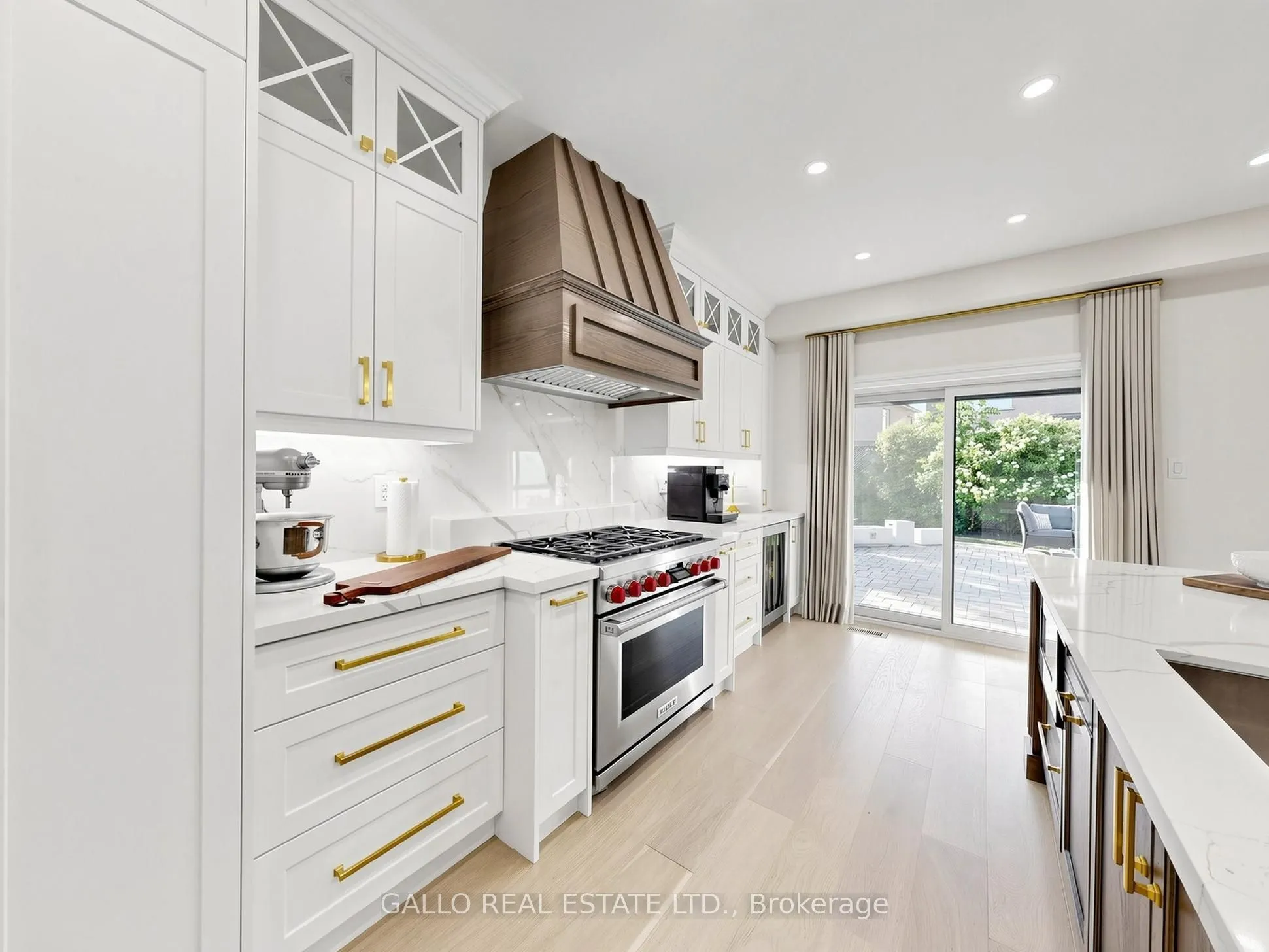 111 Pondmede Crescent