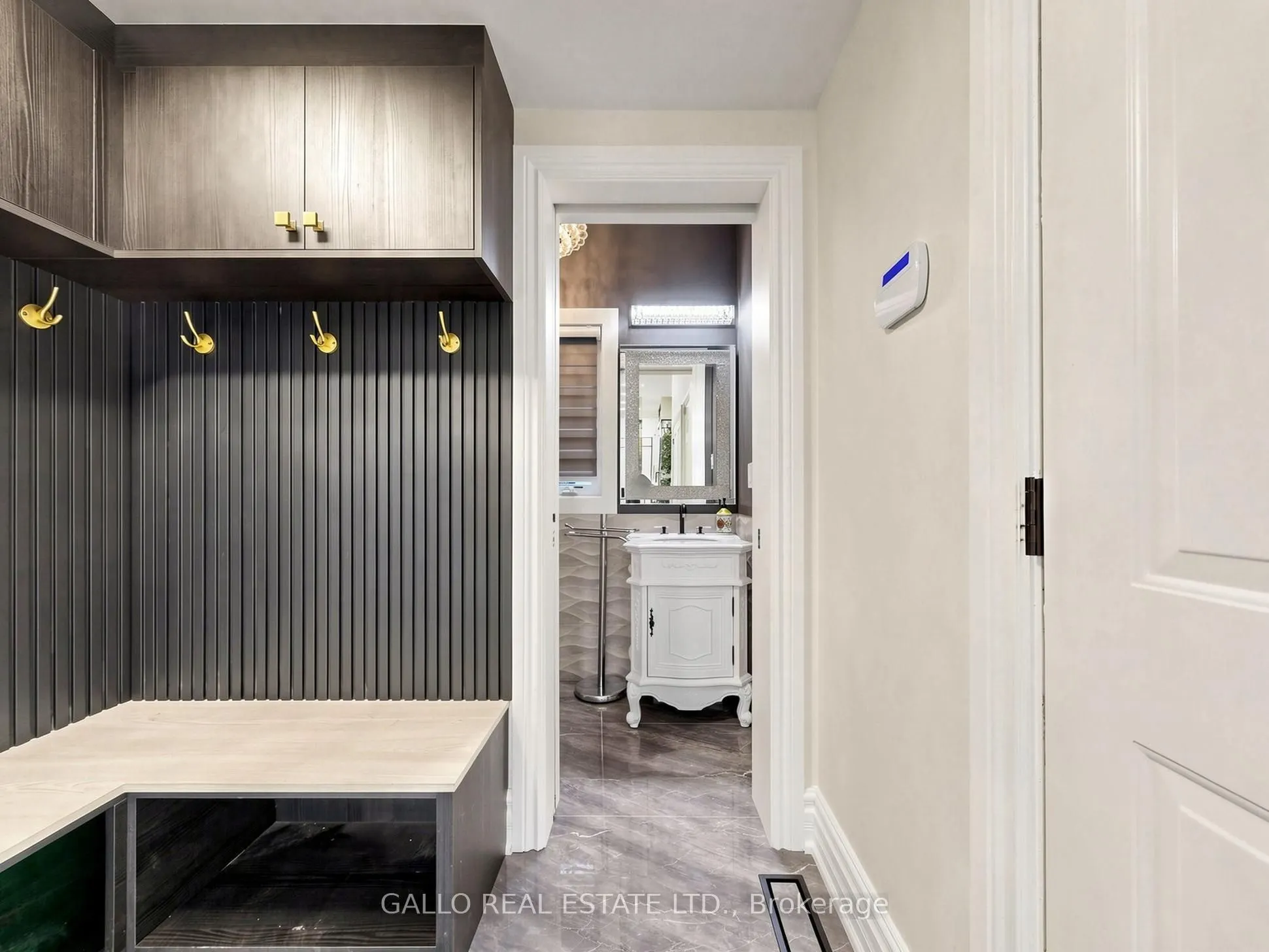 111 Pondmede Crescent