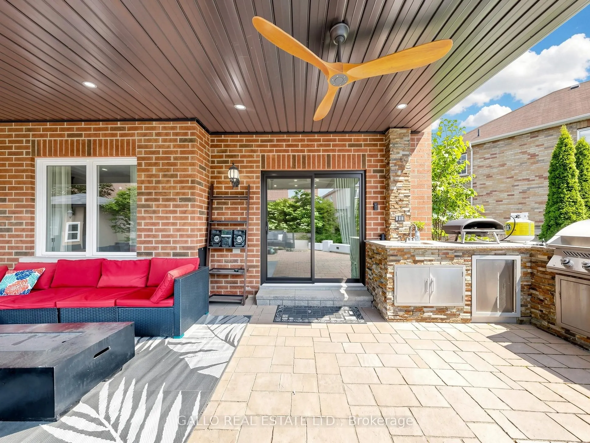 111 Pondmede Crescent