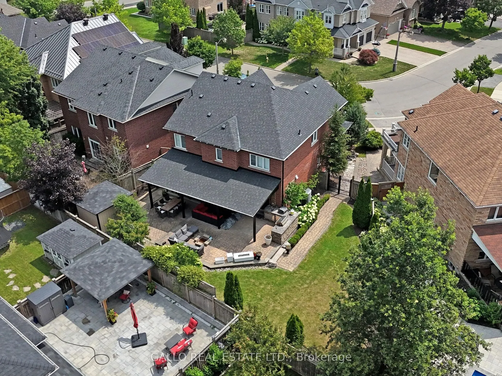 111 Pondmede Crescent