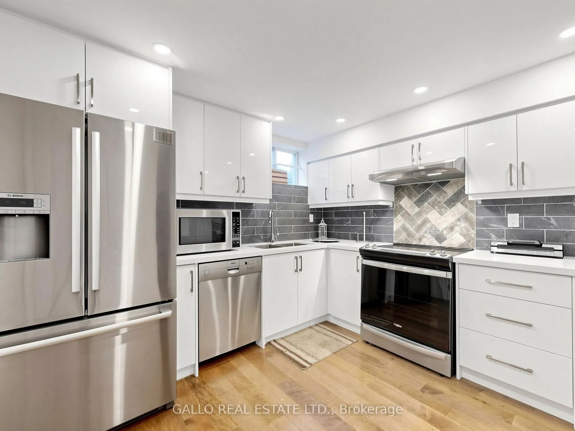 111 Pondmede Crescent