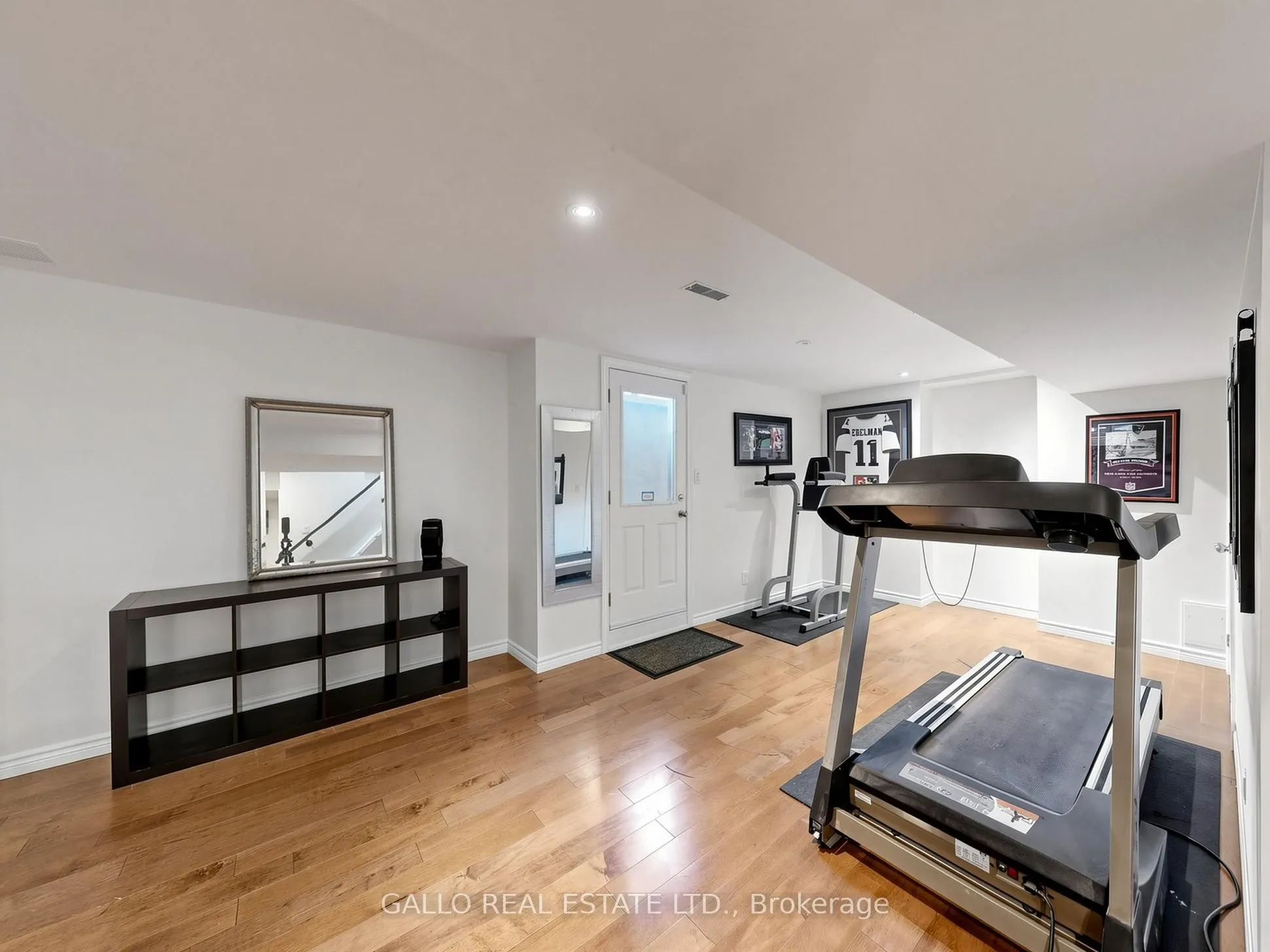 111 Pondmede Crescent