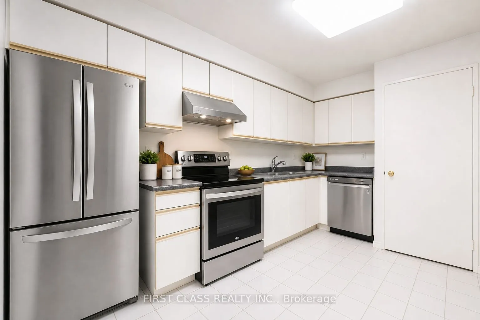 91 Townsgate Drive #106