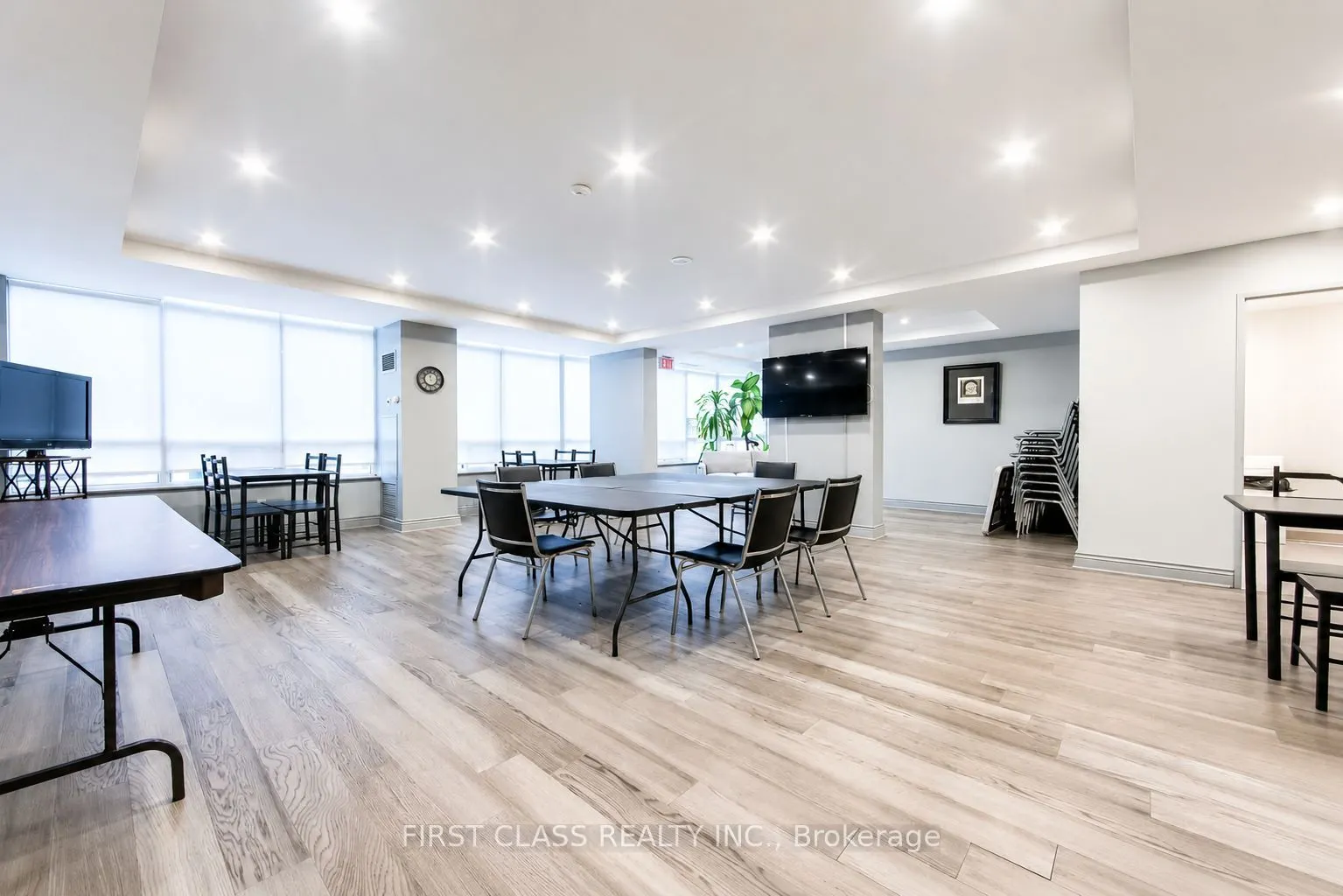 91 Townsgate Drive #106