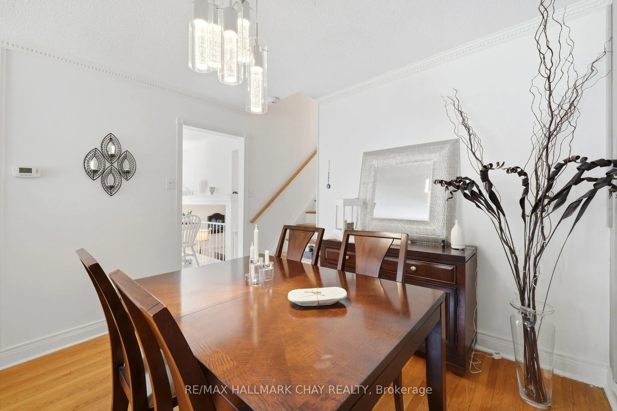 96 Maple Avenue W