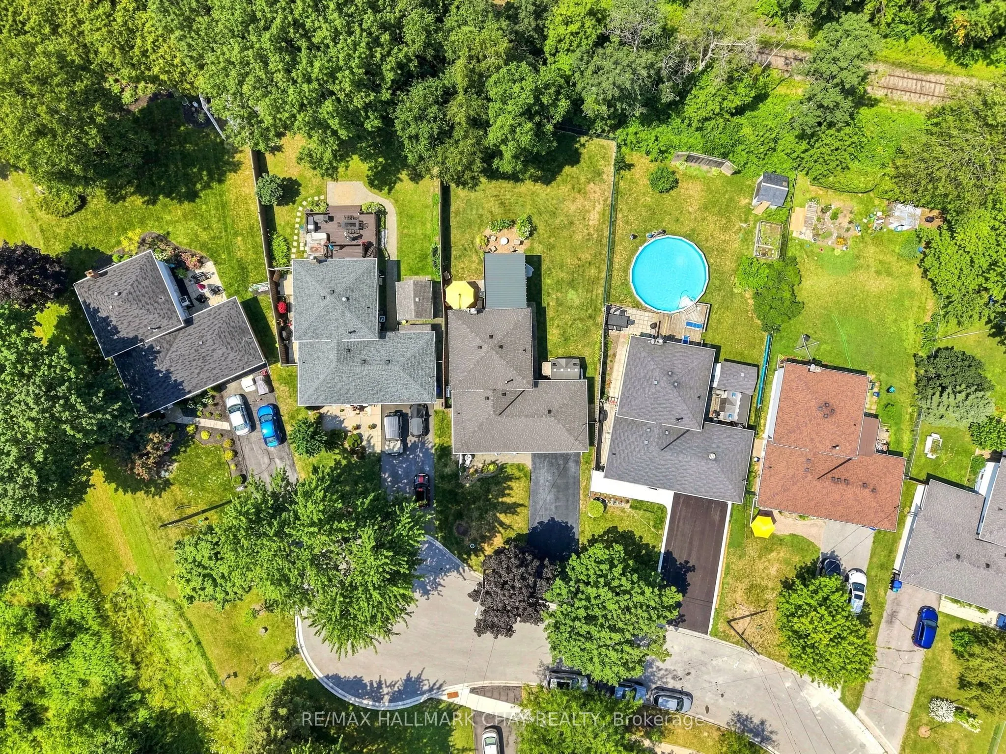 96 Maple Avenue W