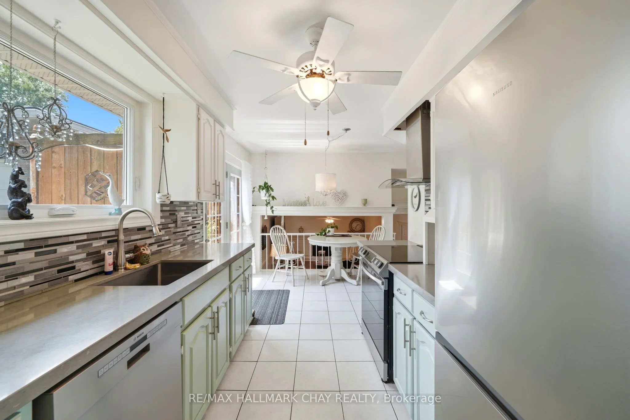 96 Maple Avenue W