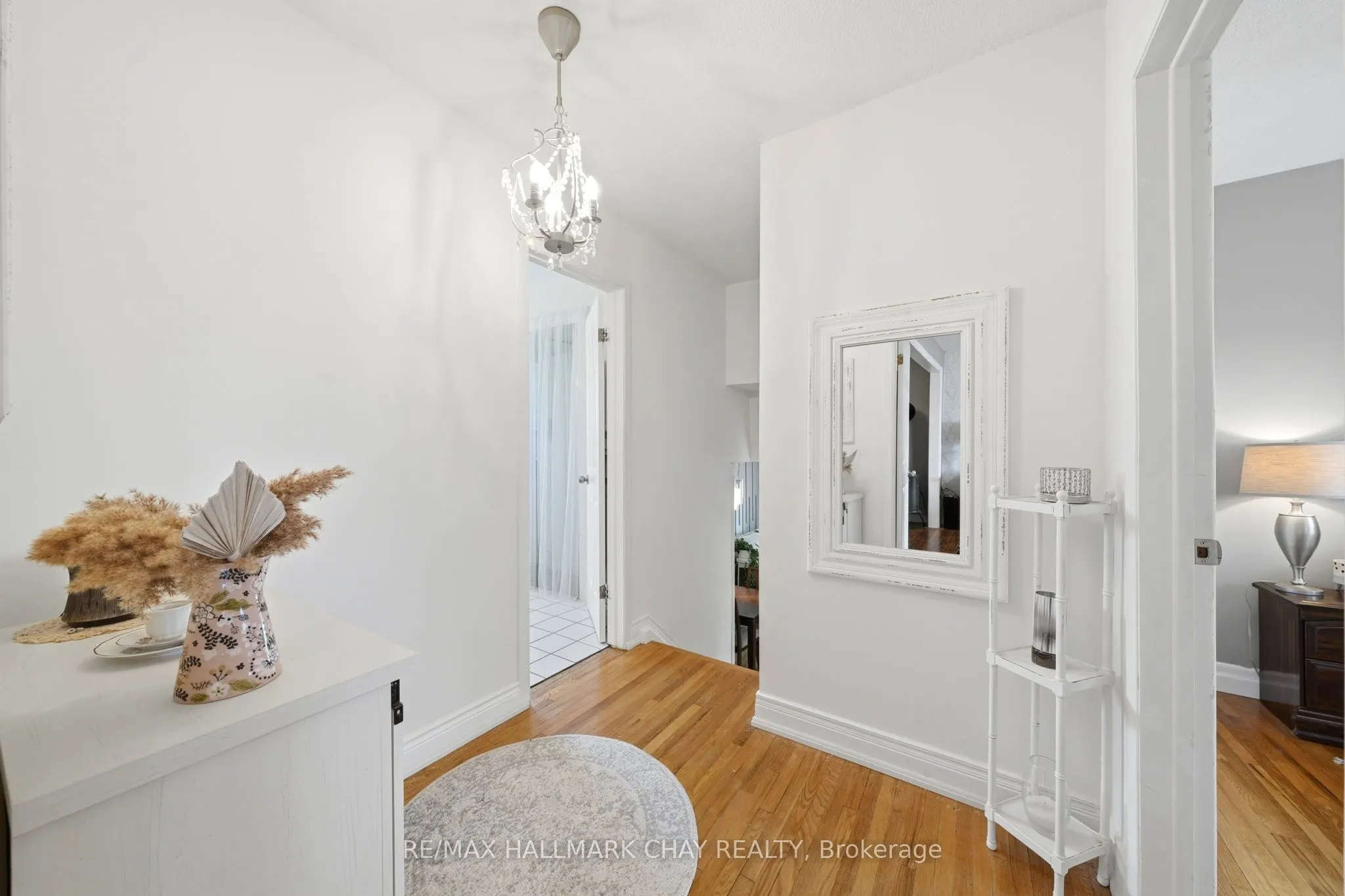 96 Maple Avenue W