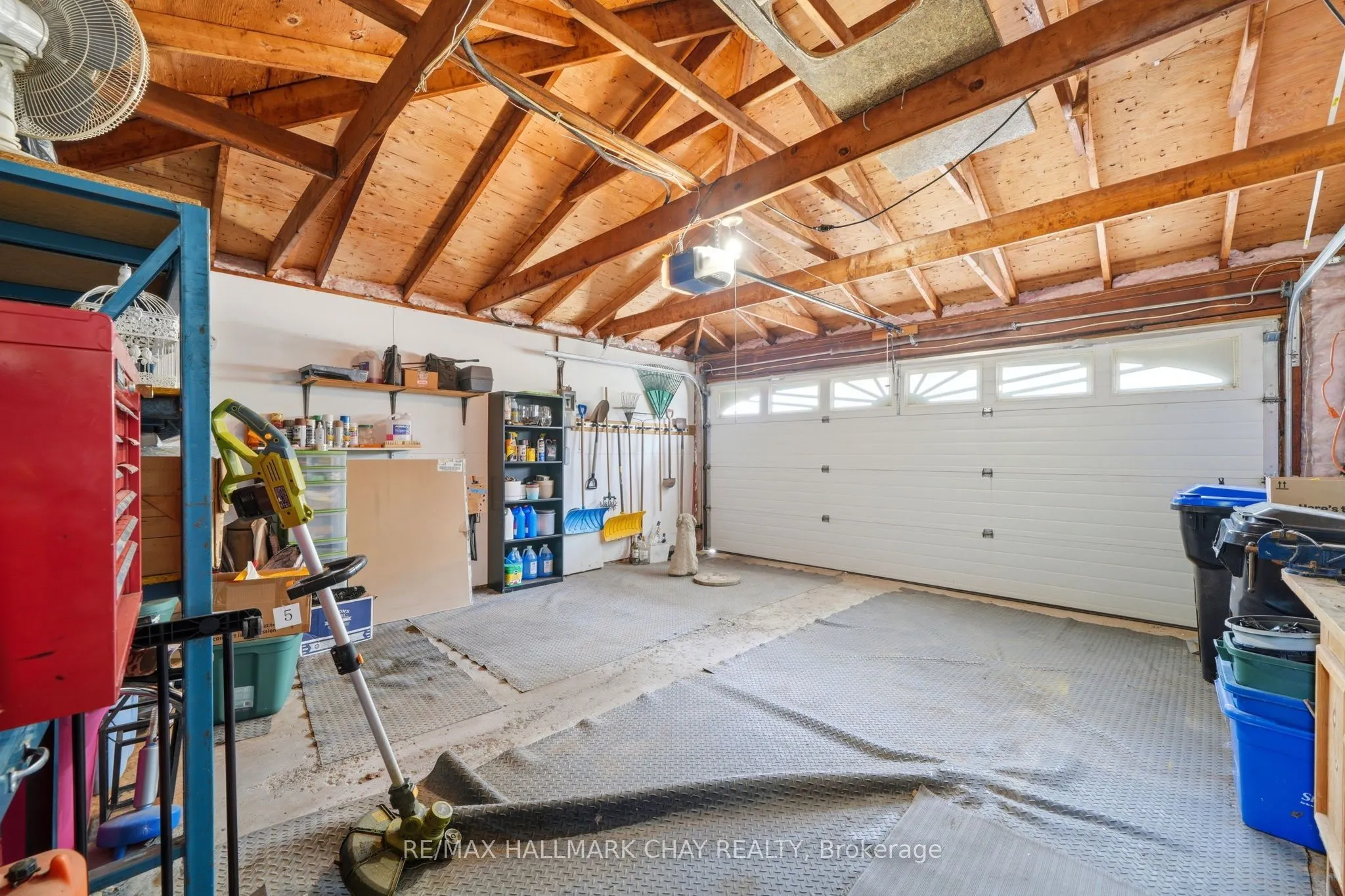 96 Maple Avenue W