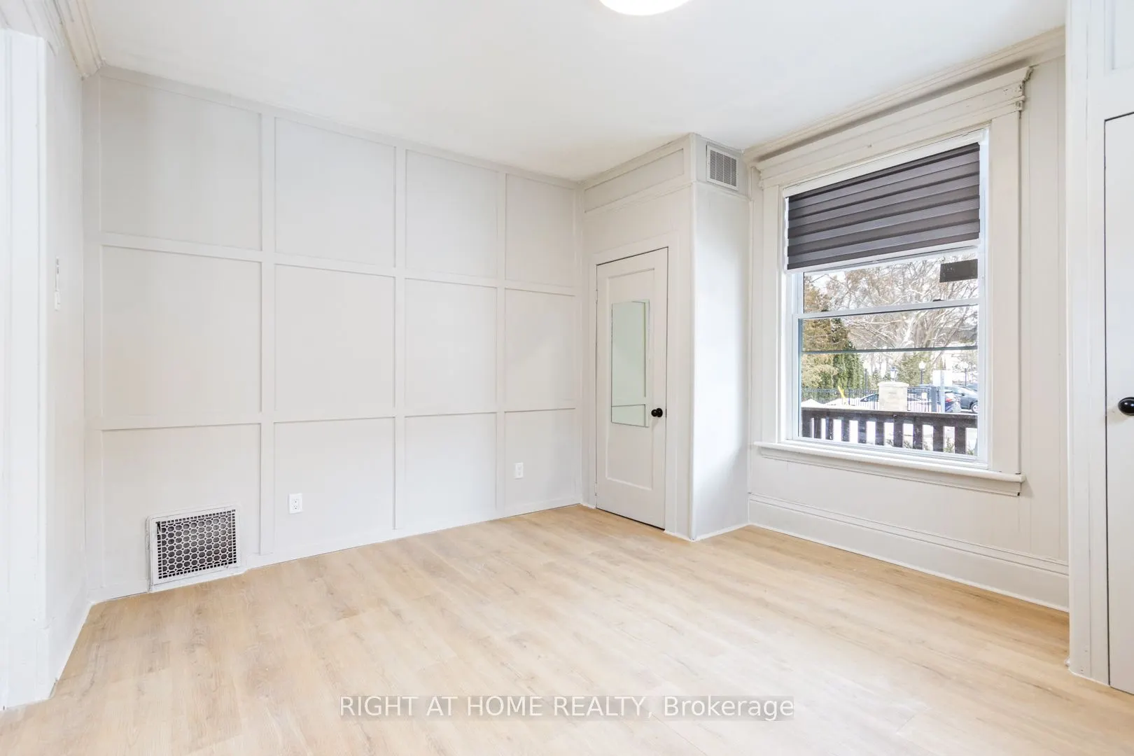 443 Ontario Street #Main Floor