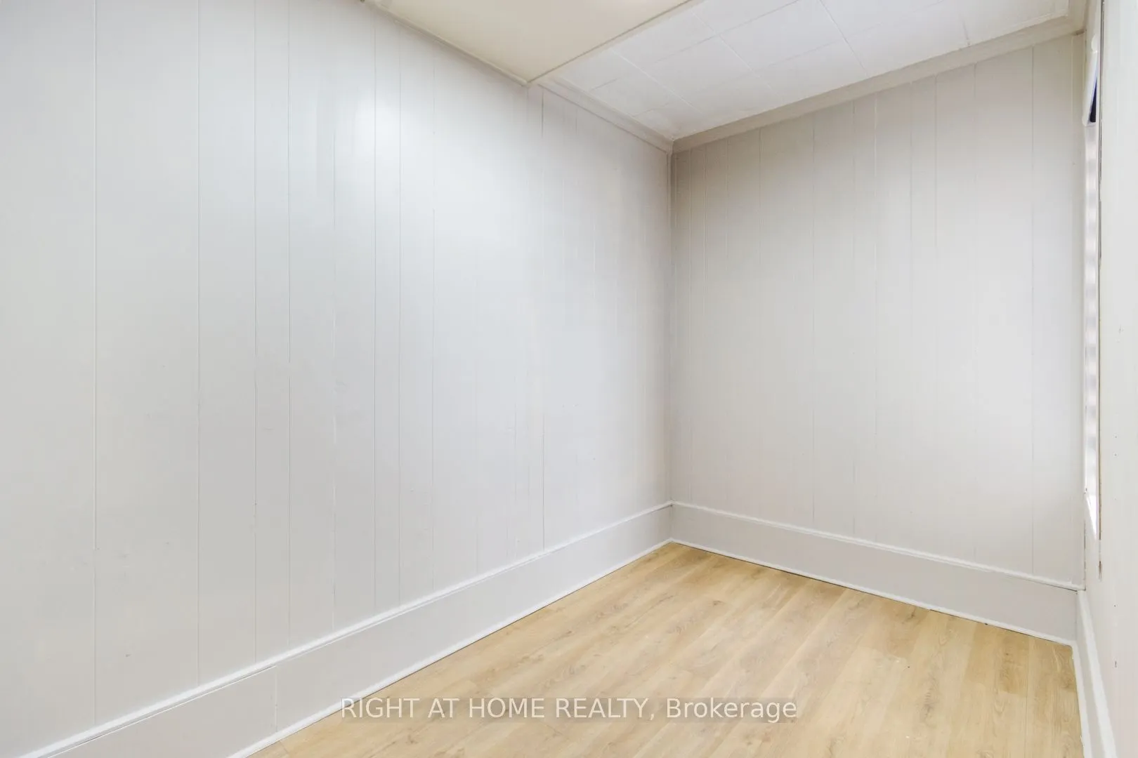 443 Ontario Street #Main Floor