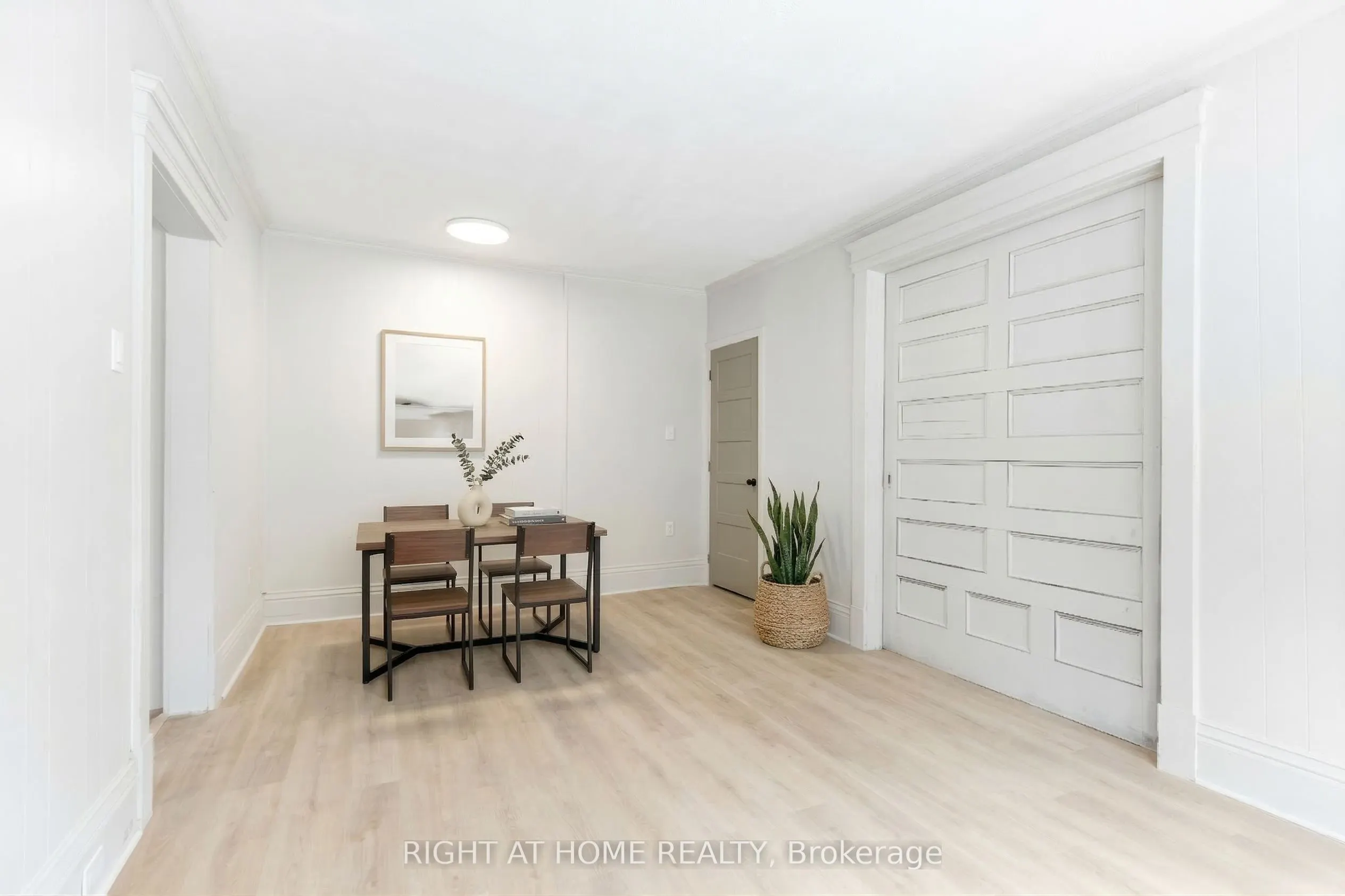 443 Ontario Street #Main Floor